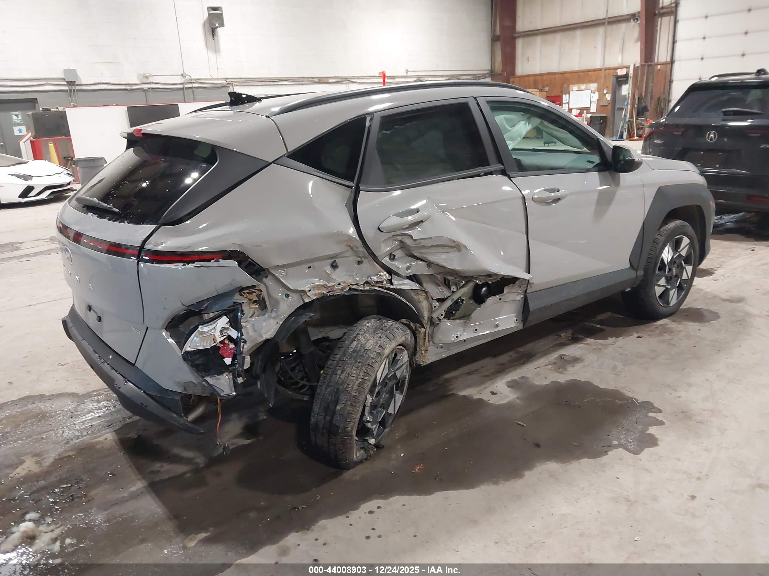 HYUNDAI KONA image 4
