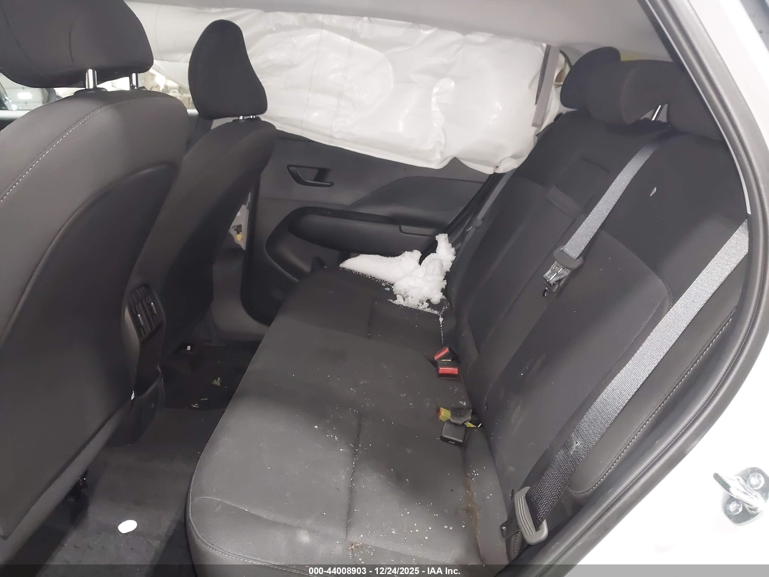 HYUNDAI KONA image 8