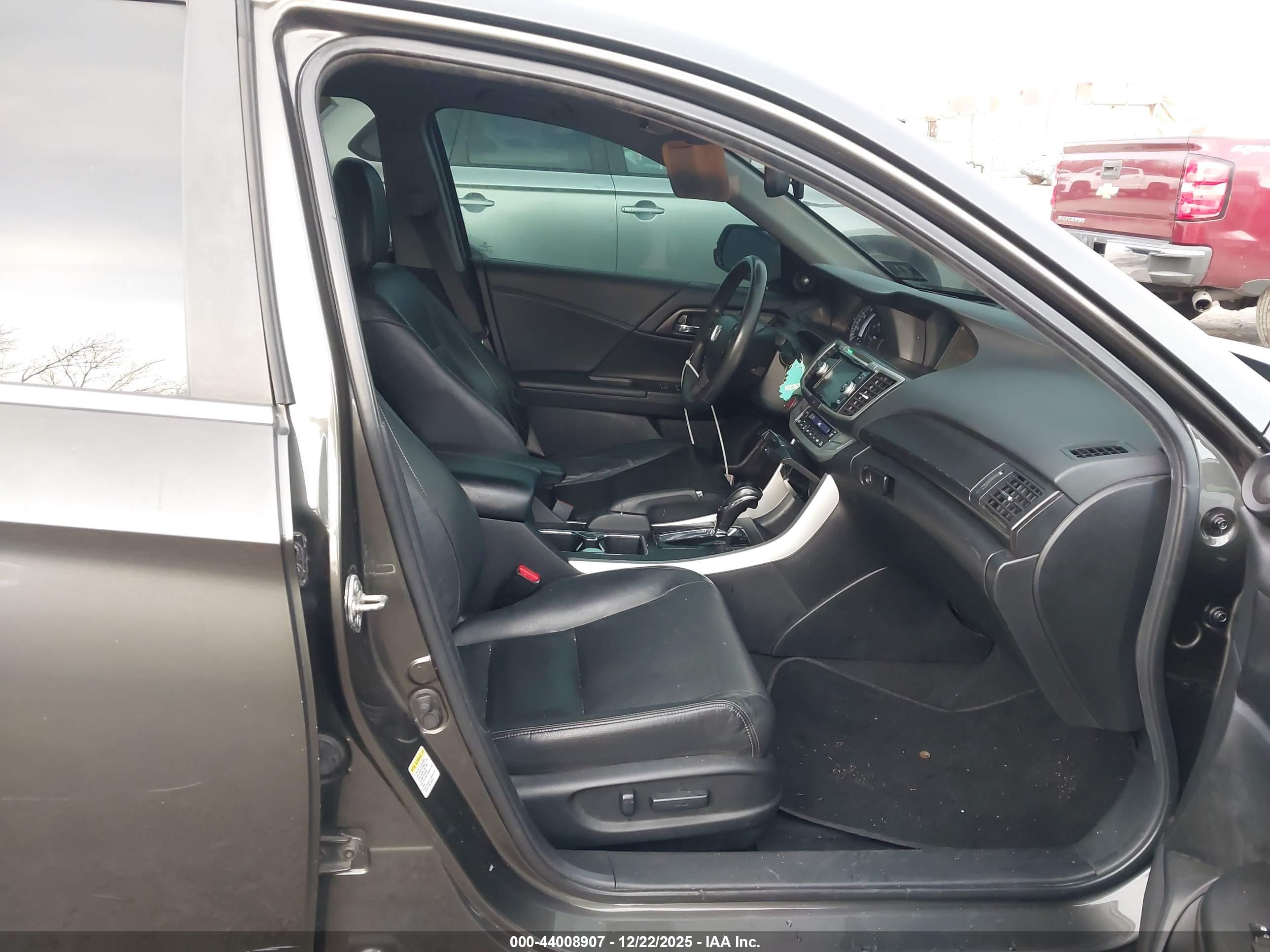 HONDA ACCORD image 5