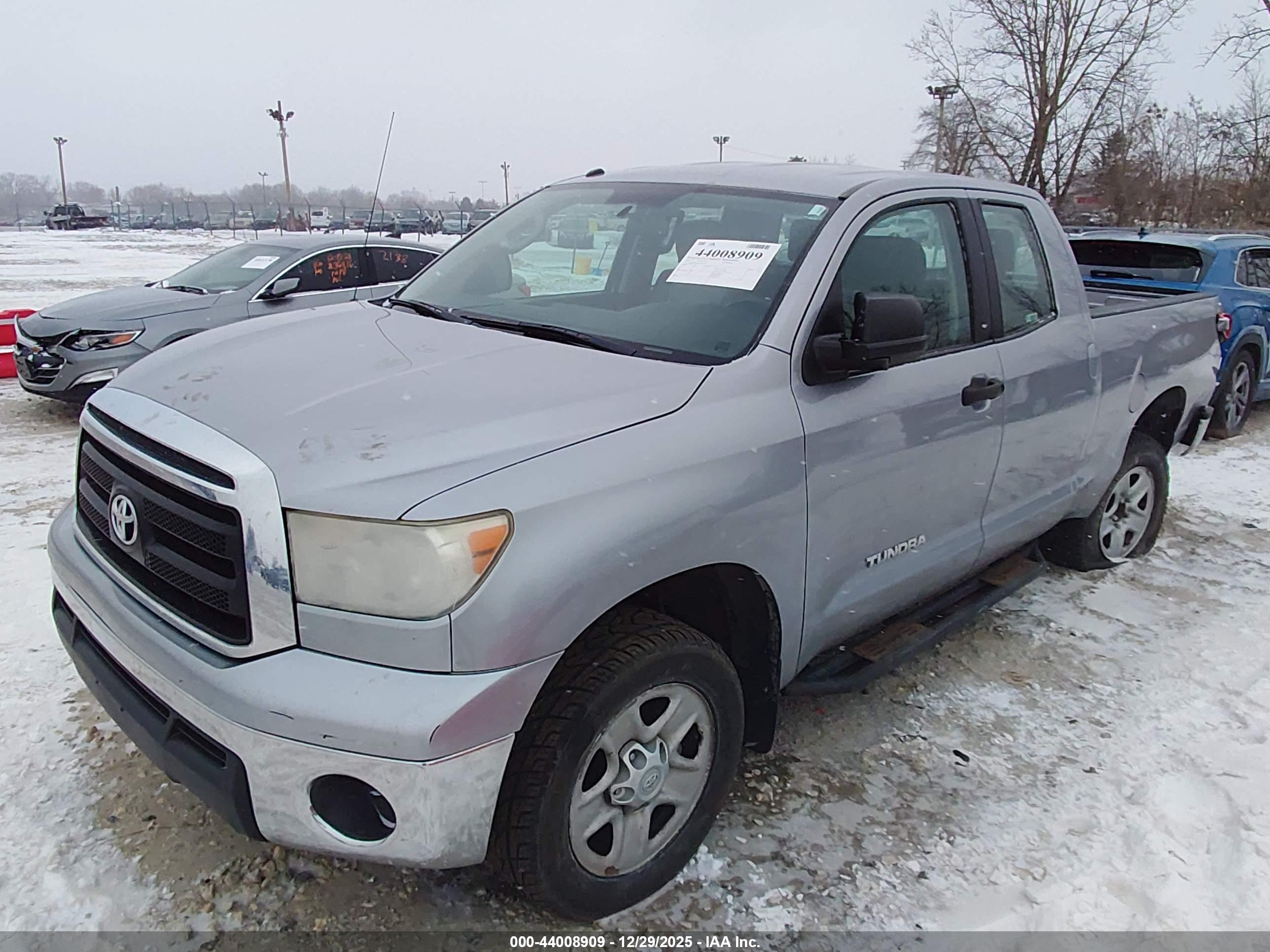 TOYOTA TUNDRA image 2