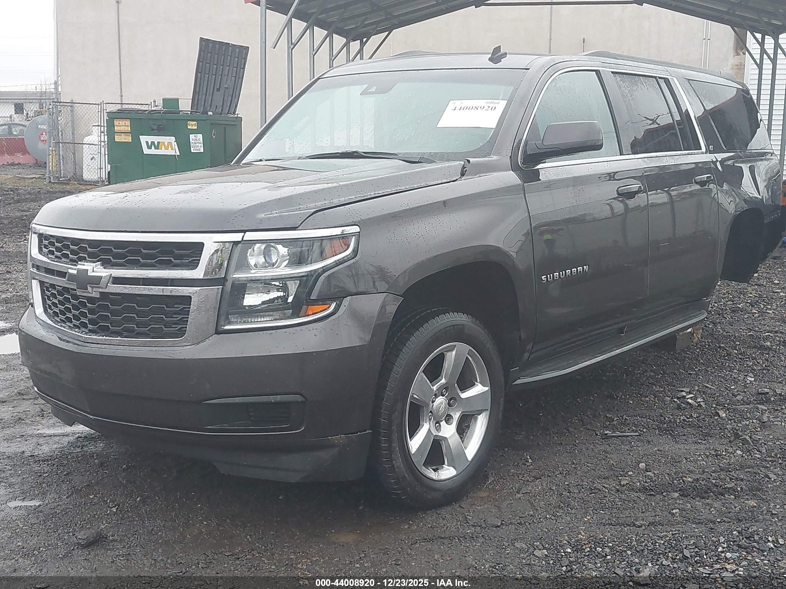 CHEVROLET SUBURBAN image 2