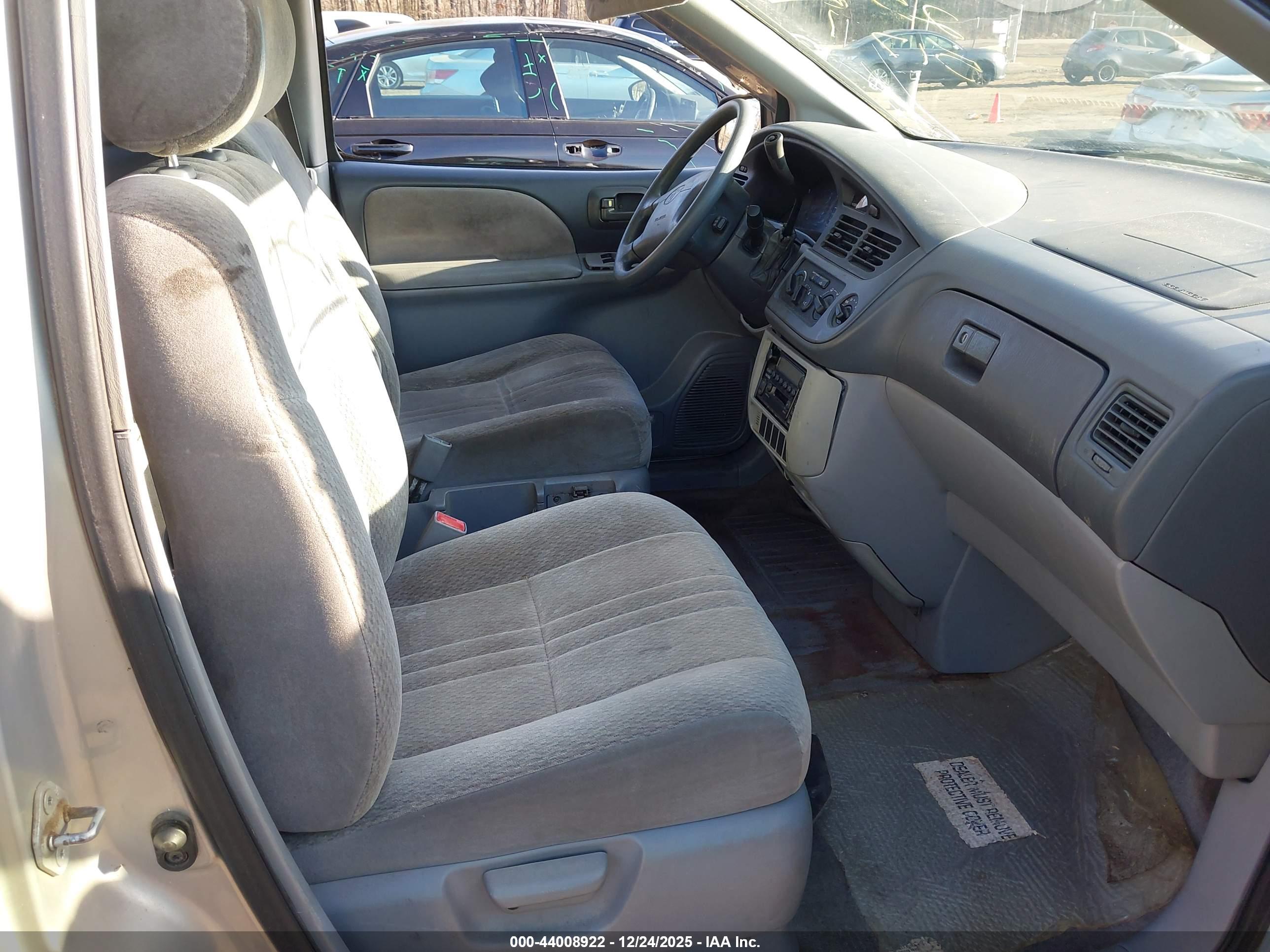 TOYOTA SIENNA image 5