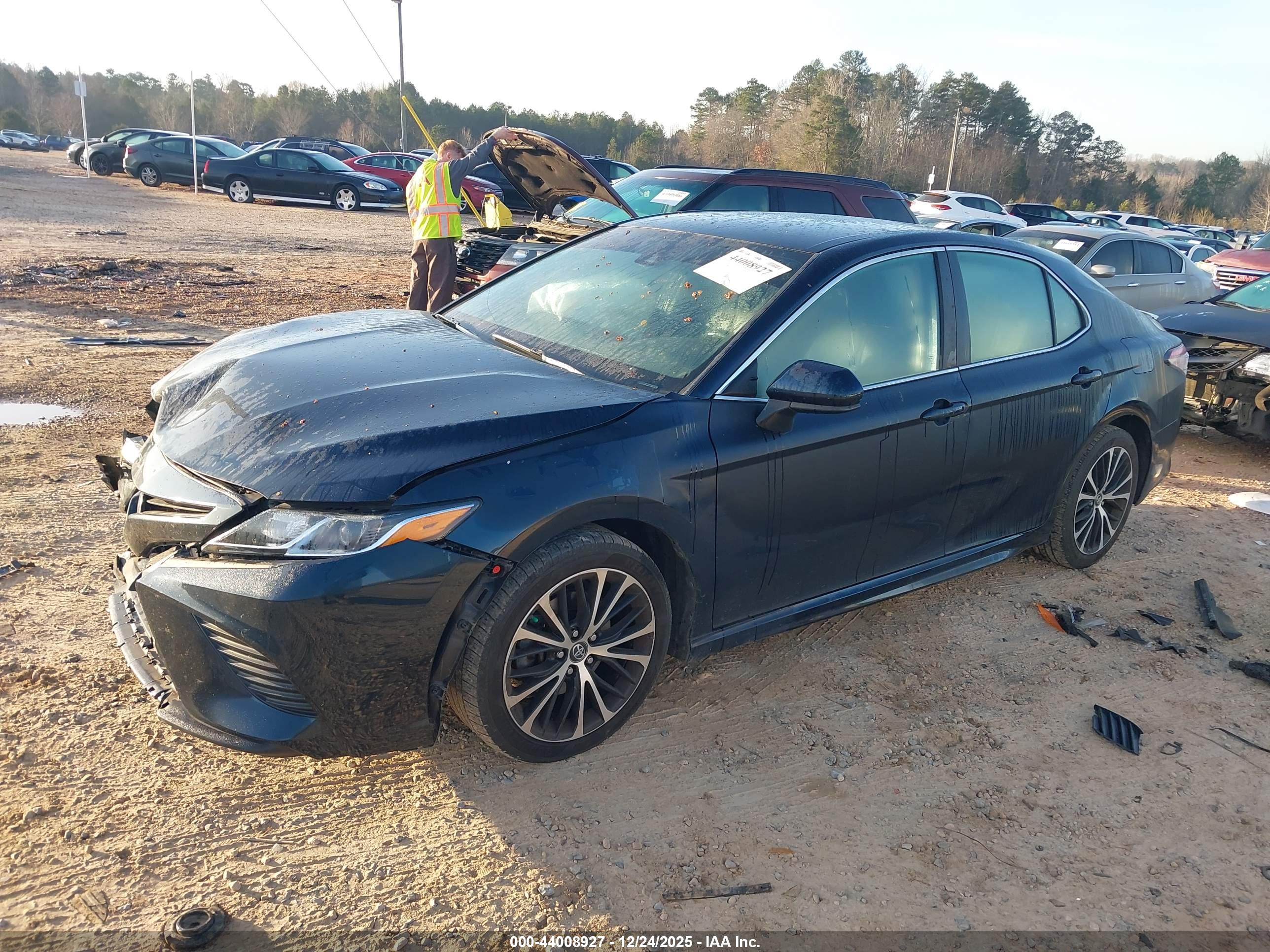 TOYOTA CAMRY image 2