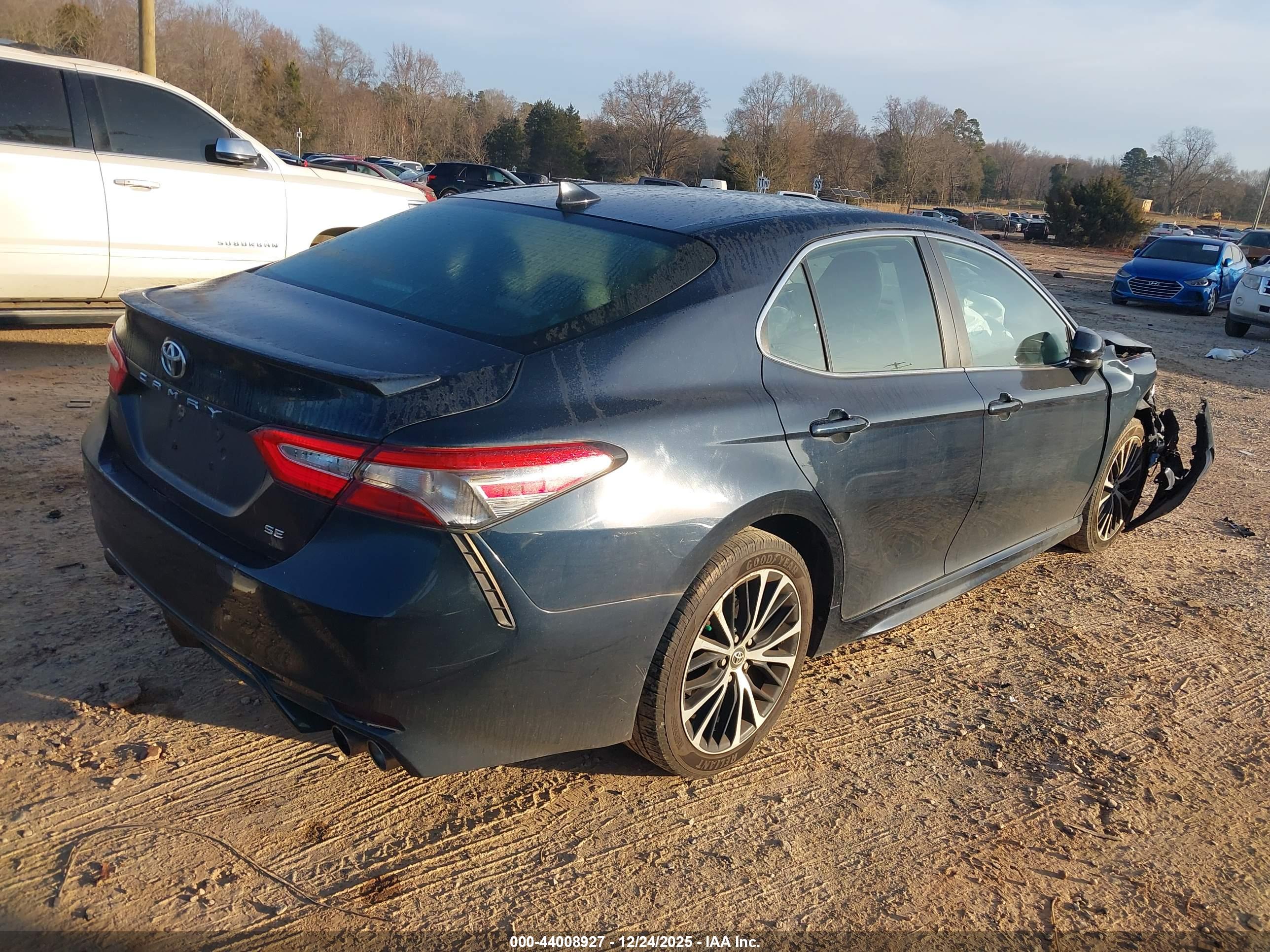 TOYOTA CAMRY image 4