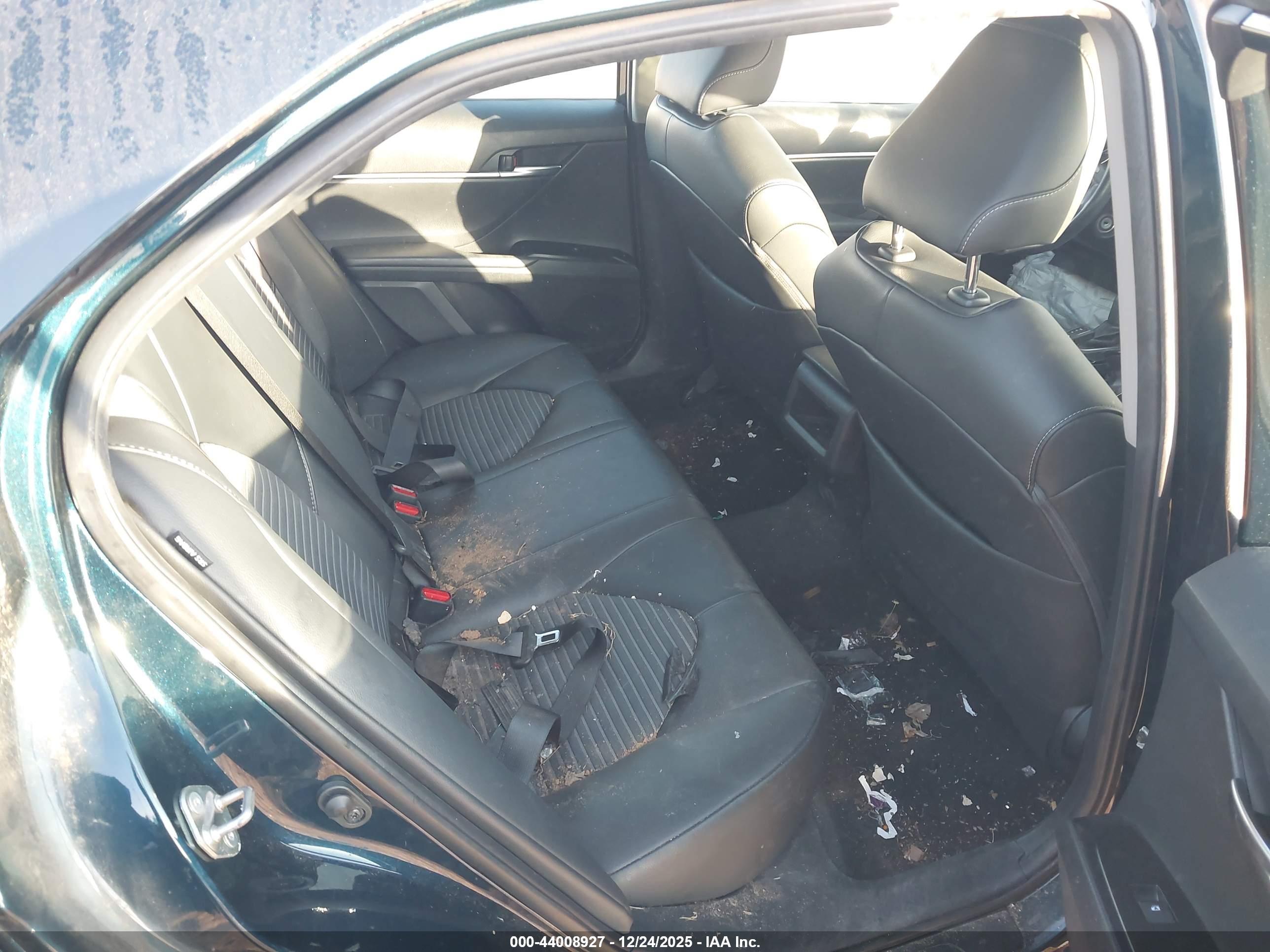 TOYOTA CAMRY image 8