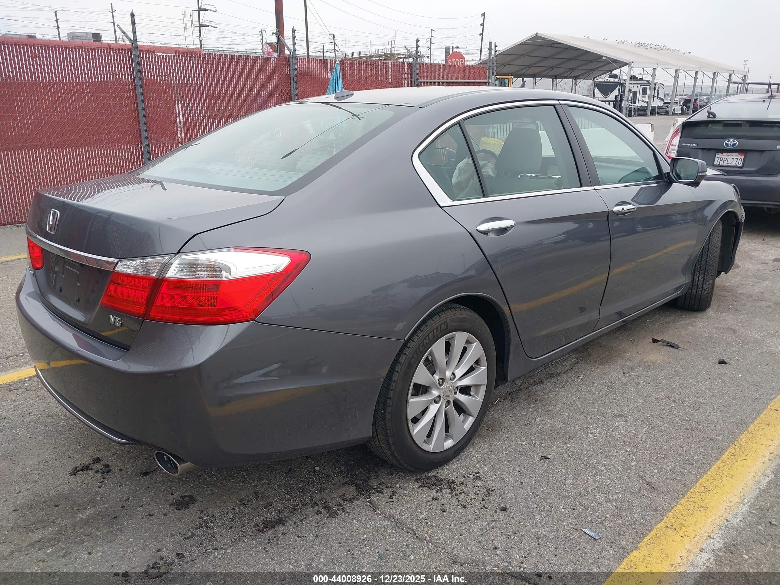 HONDA ACCORD image 4