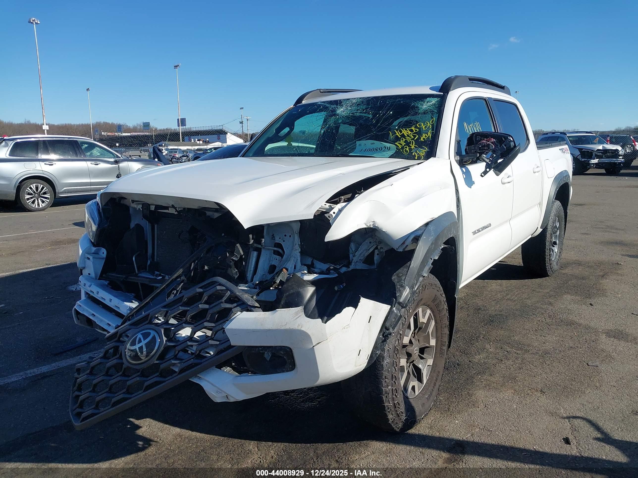 TOYOTA TACOMA image 2