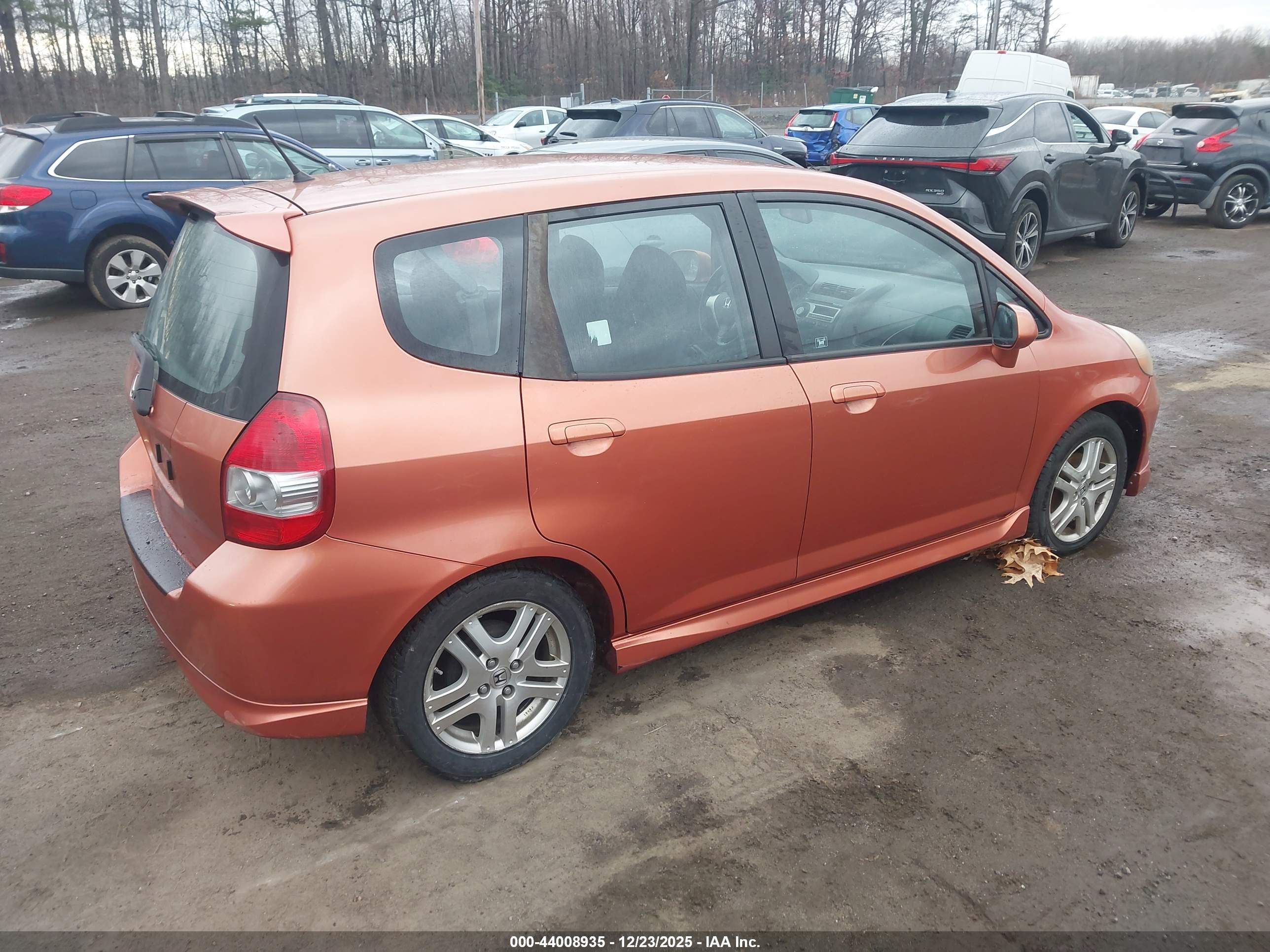 HONDA FIT image 4