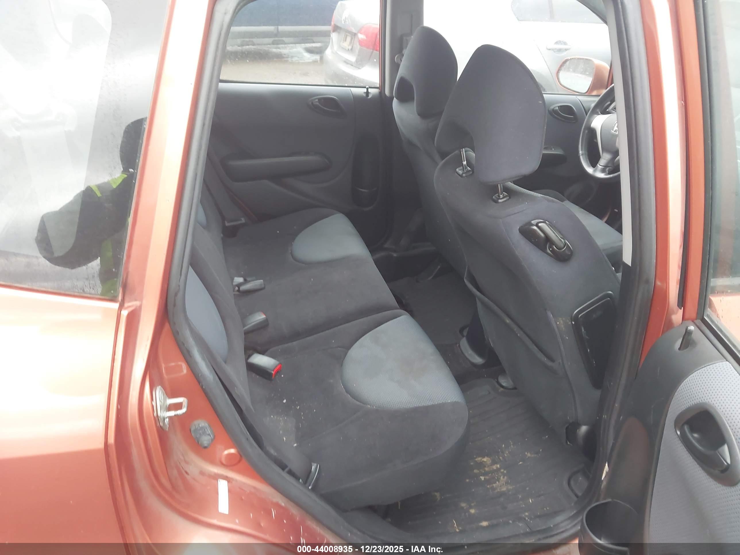 HONDA FIT image 8
