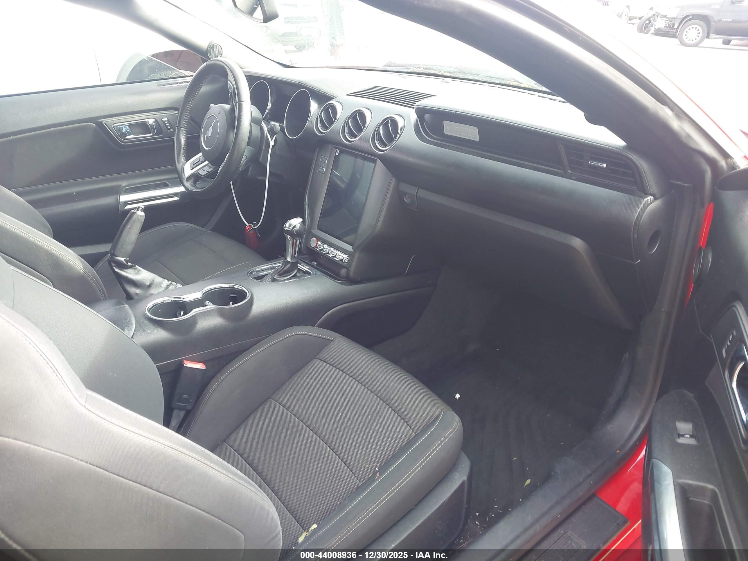 FORD MUSTANG image 5