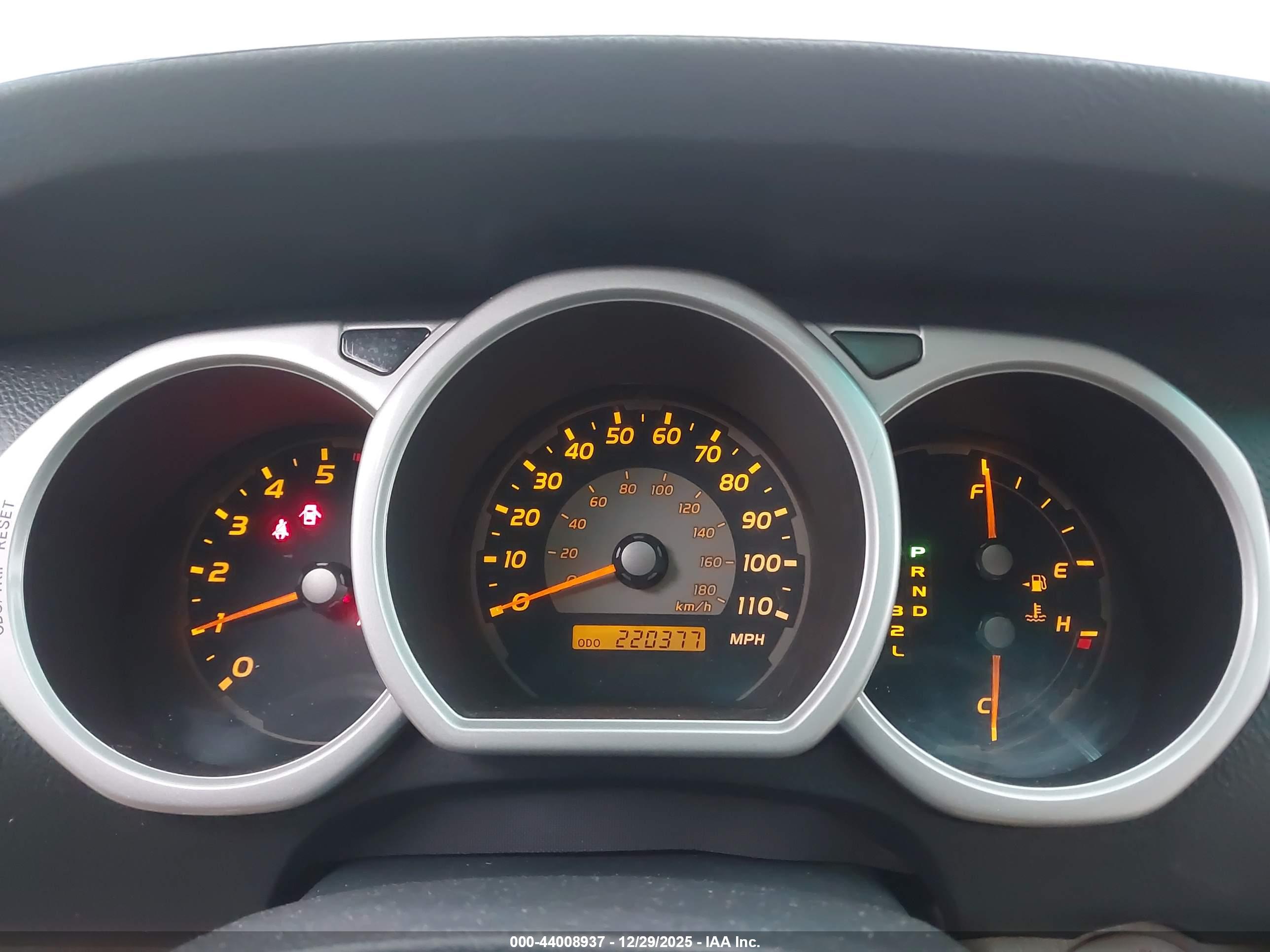 TOYOTA 4RUNNER image 7