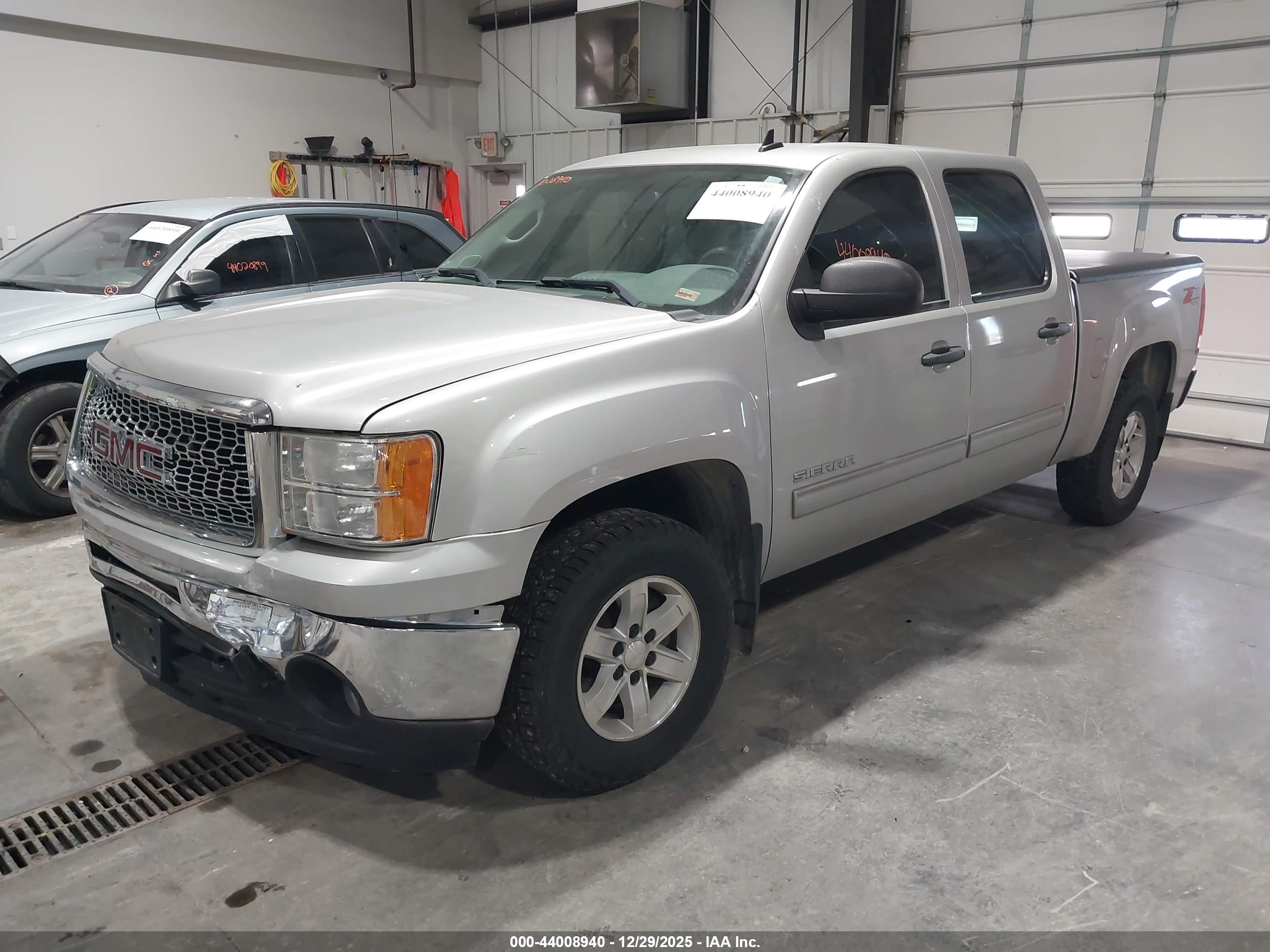 GMC SIERRA image 2