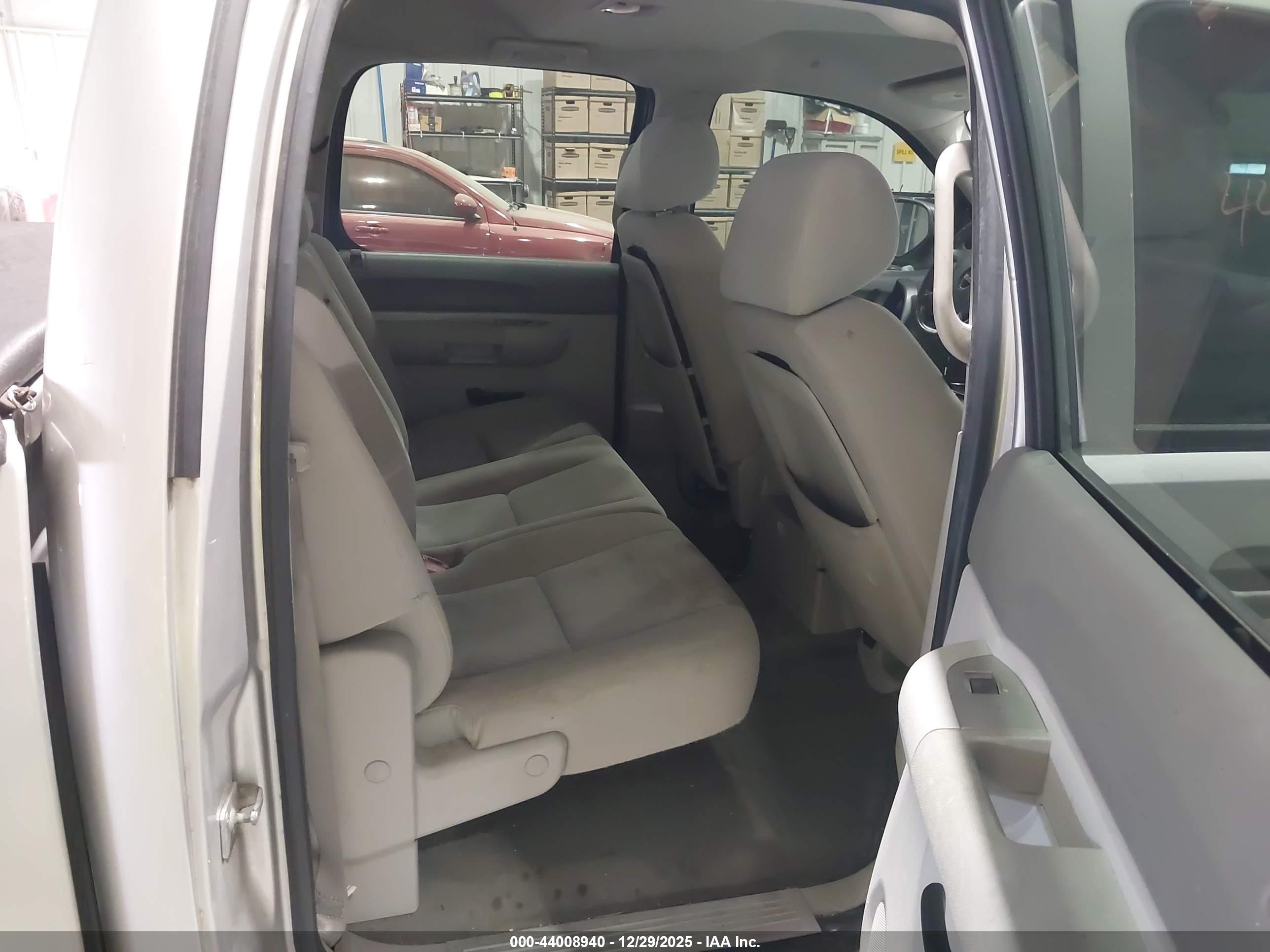 GMC SIERRA image 8