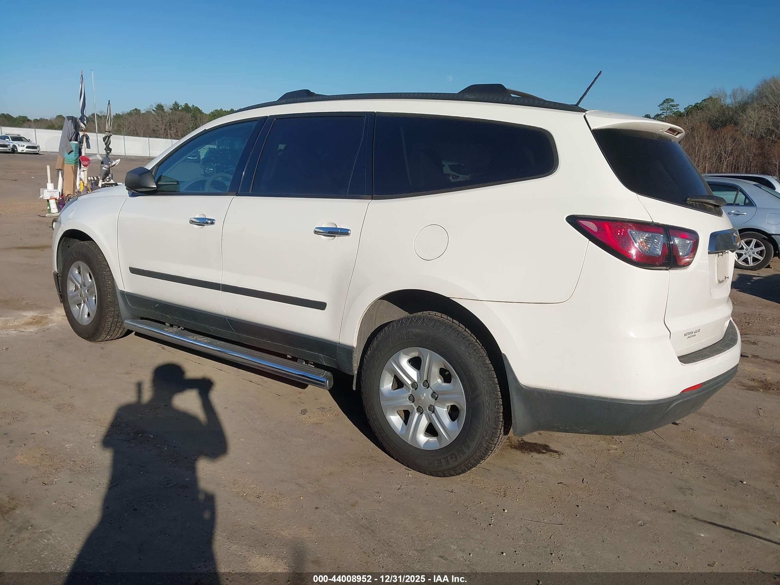 CHEVROLET TRAVERSE image 3