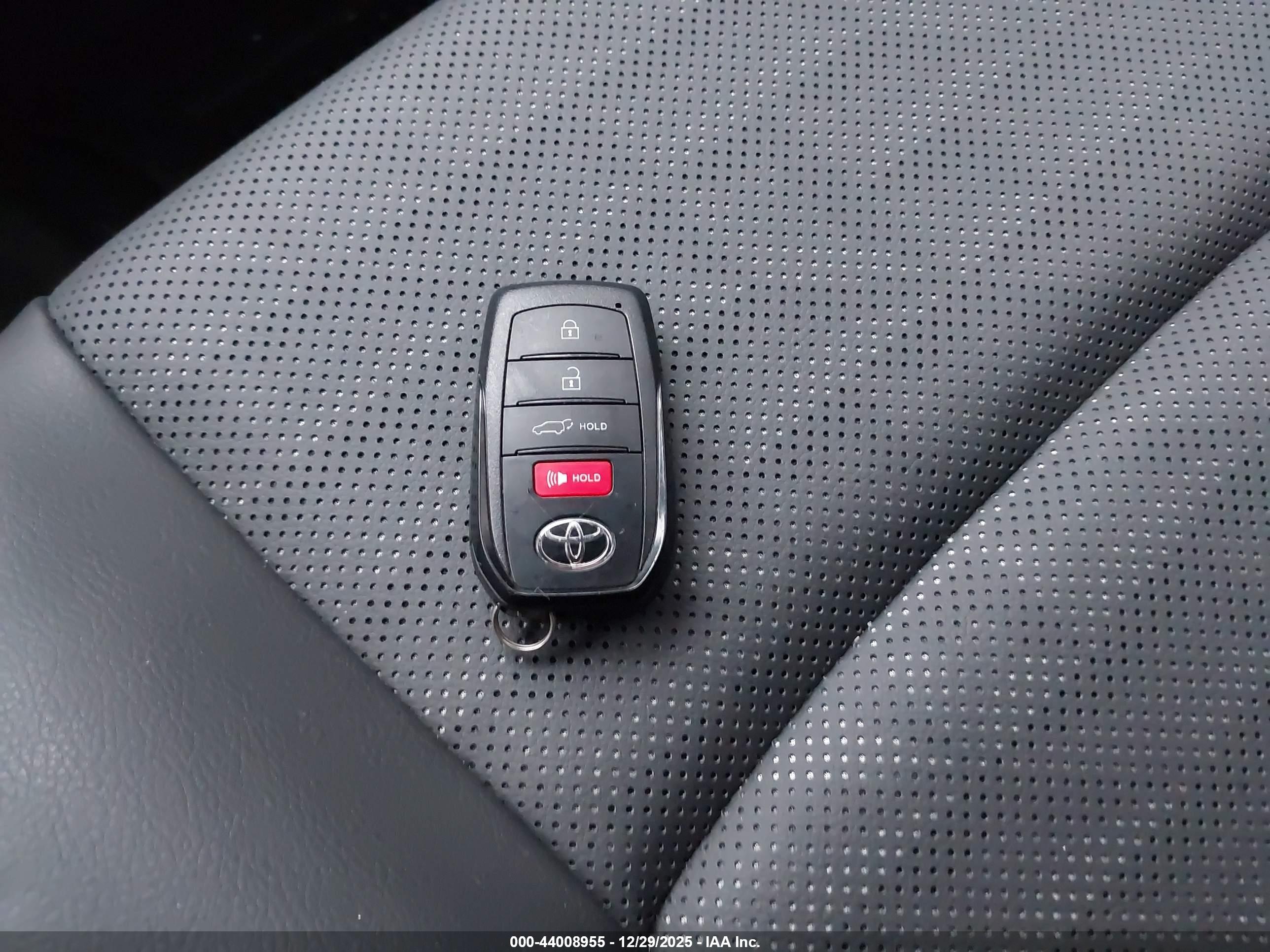 TOYOTA 4RUNNER image 11