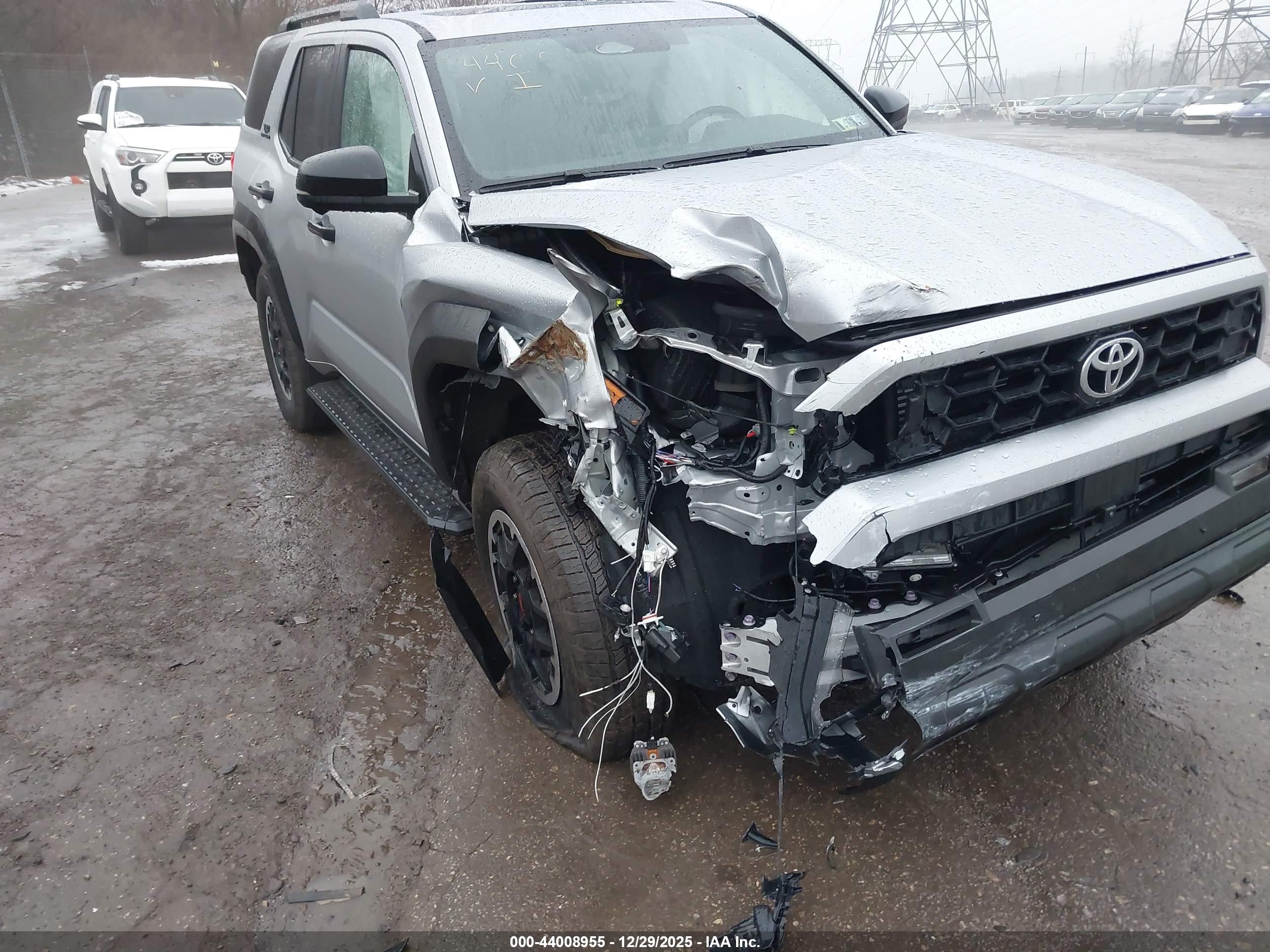 TOYOTA 4RUNNER image 6