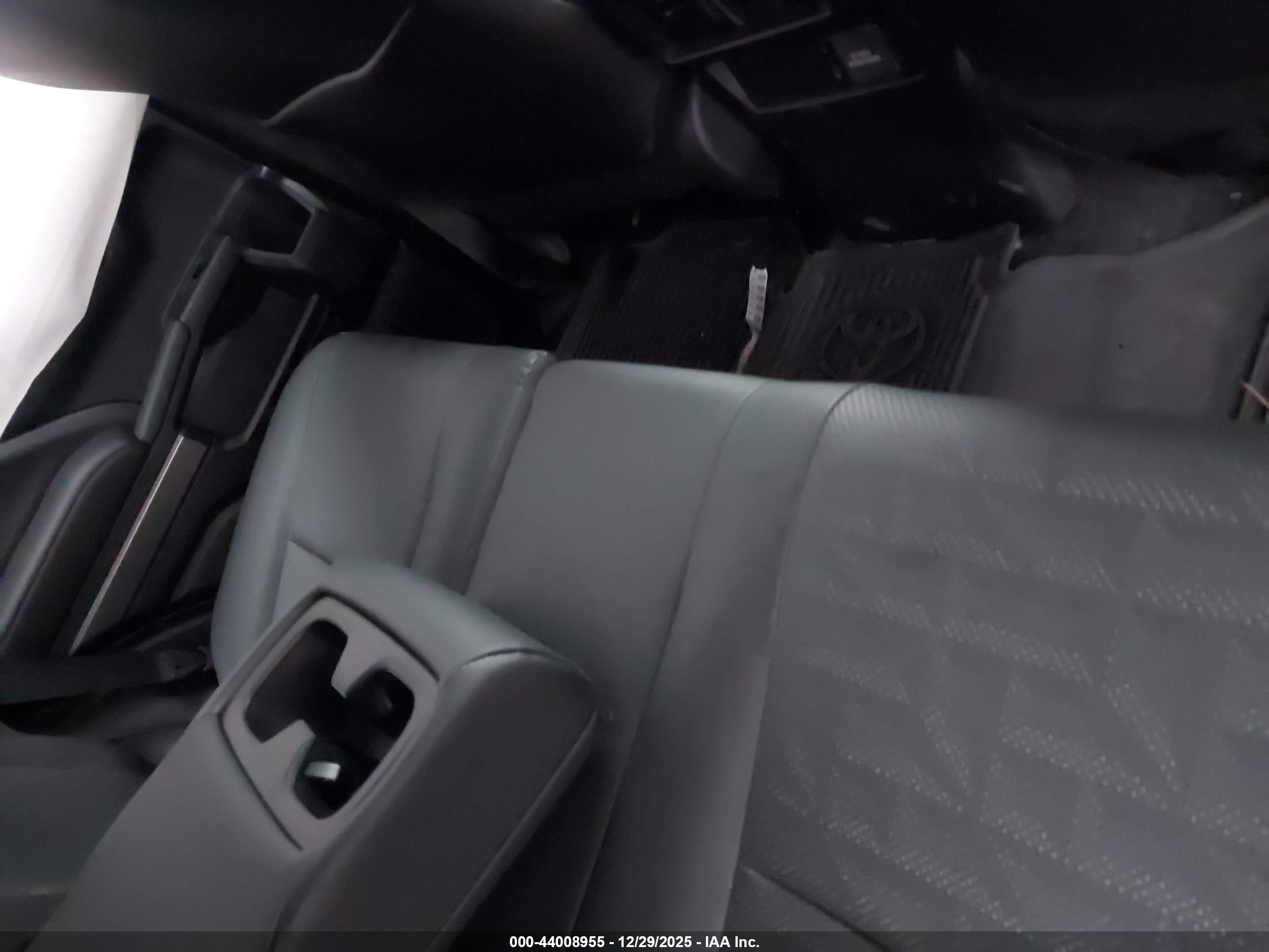 TOYOTA 4RUNNER image 8