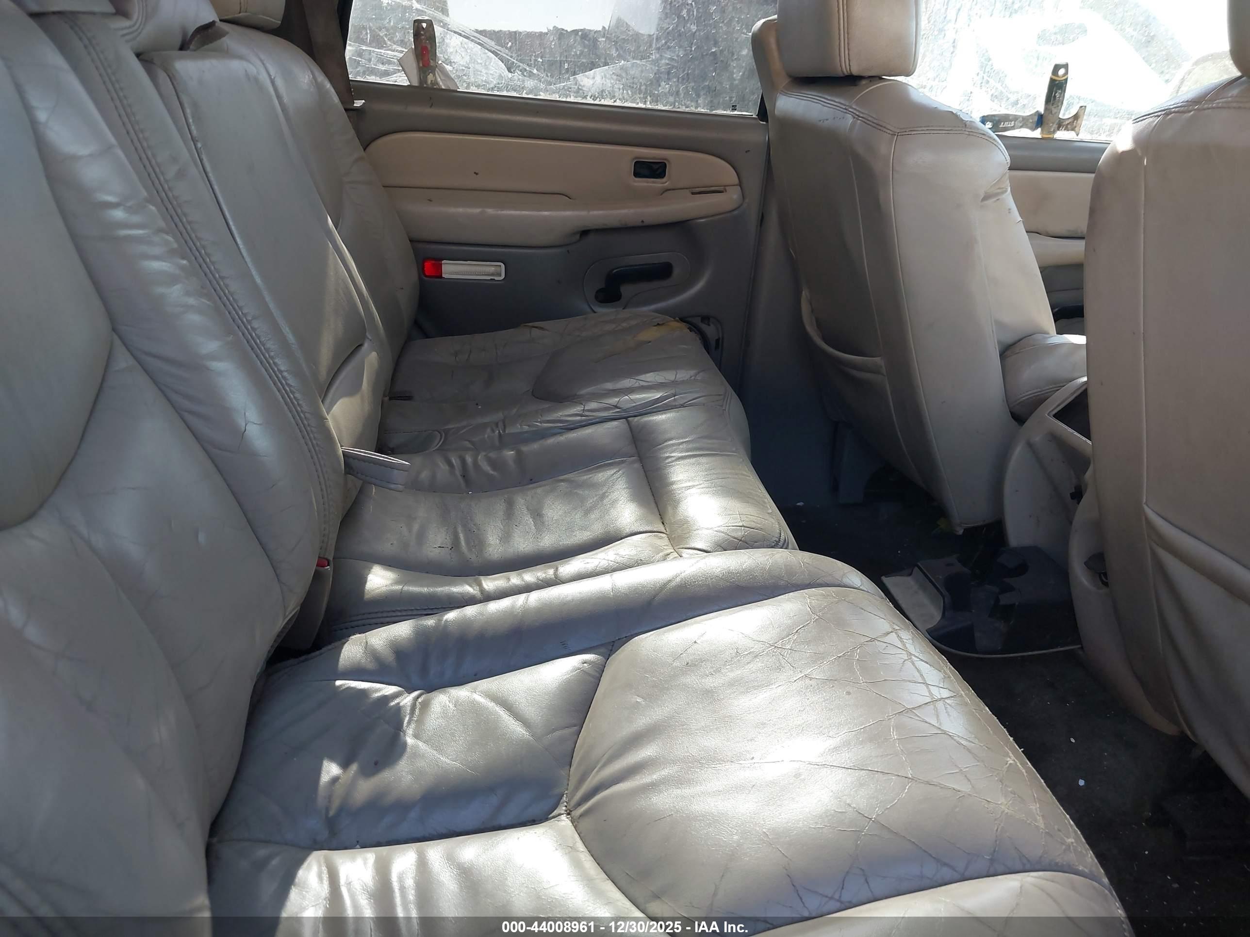 CHEVROLET TAHOE image 8