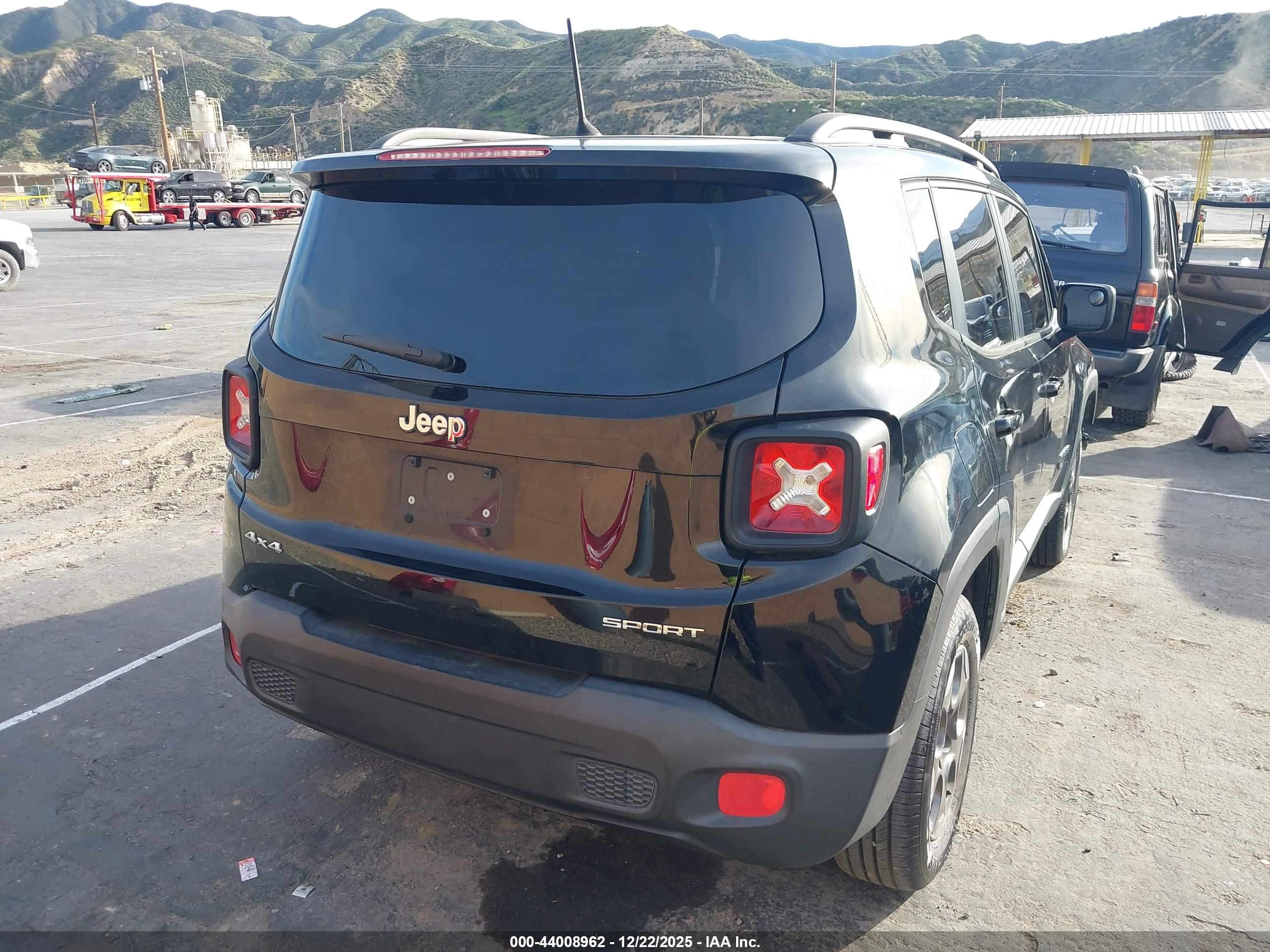 JEEP RENEGADE image 4