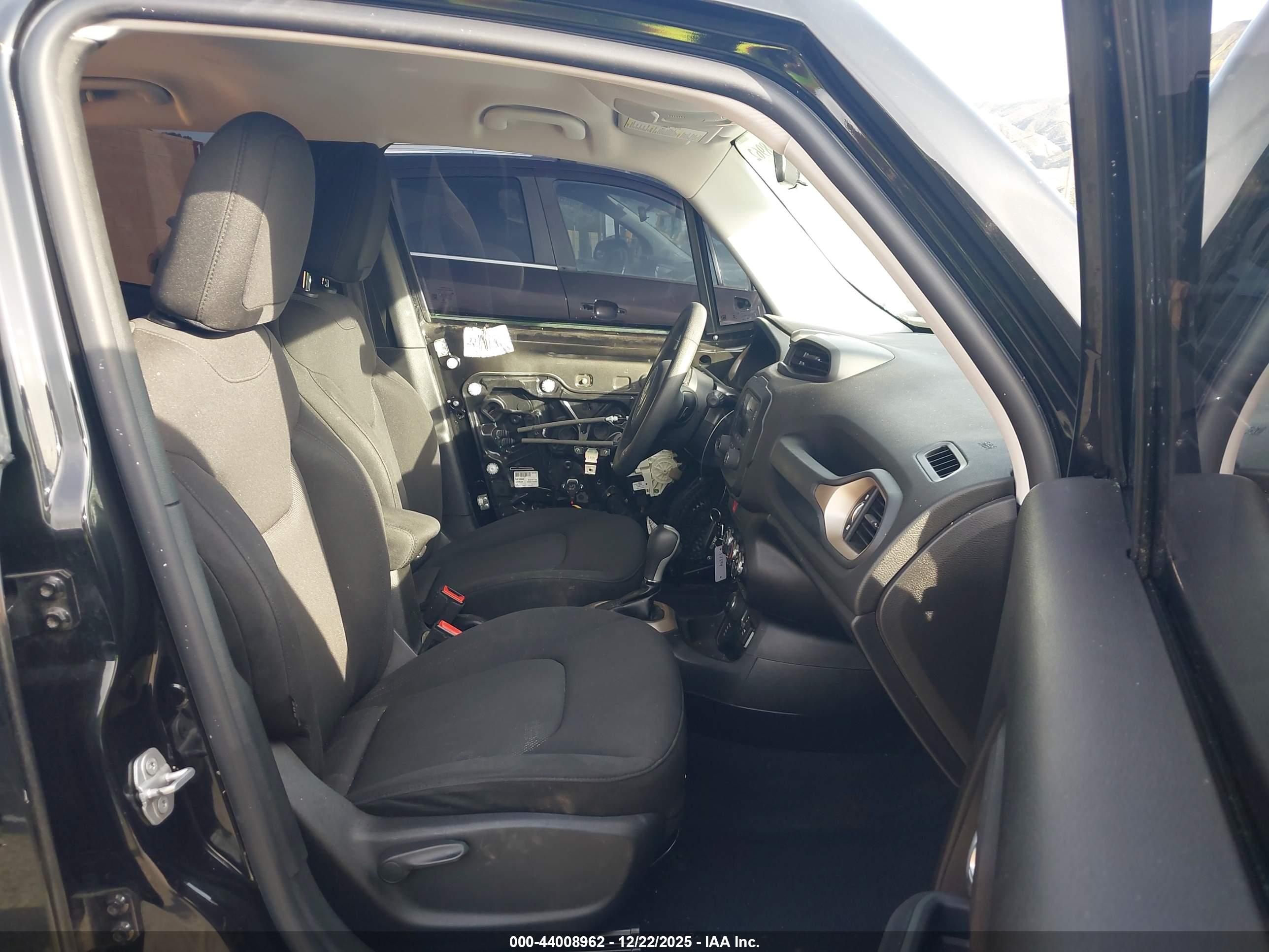 JEEP RENEGADE image 5
