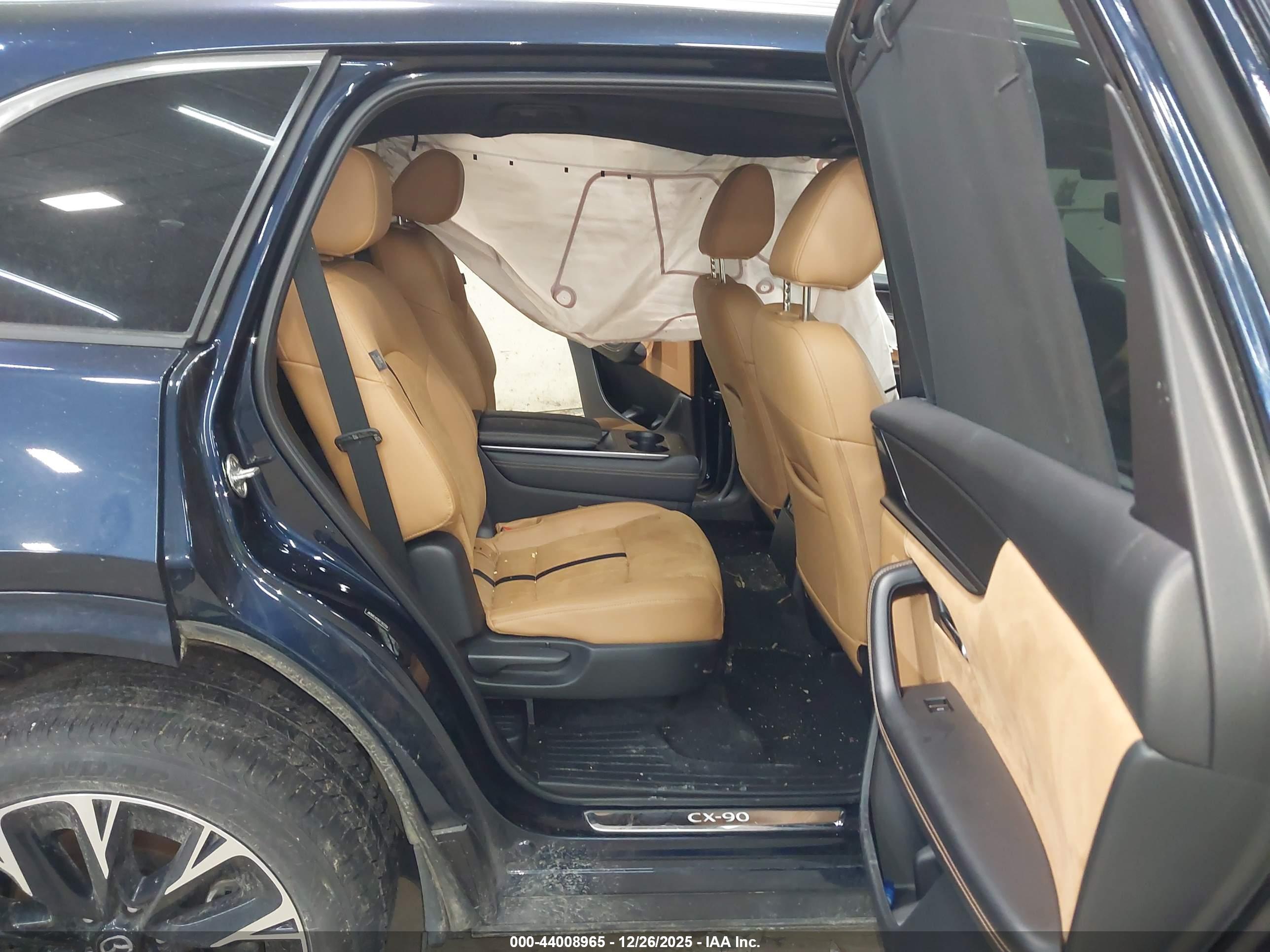 MAZDA CX-90 image 8