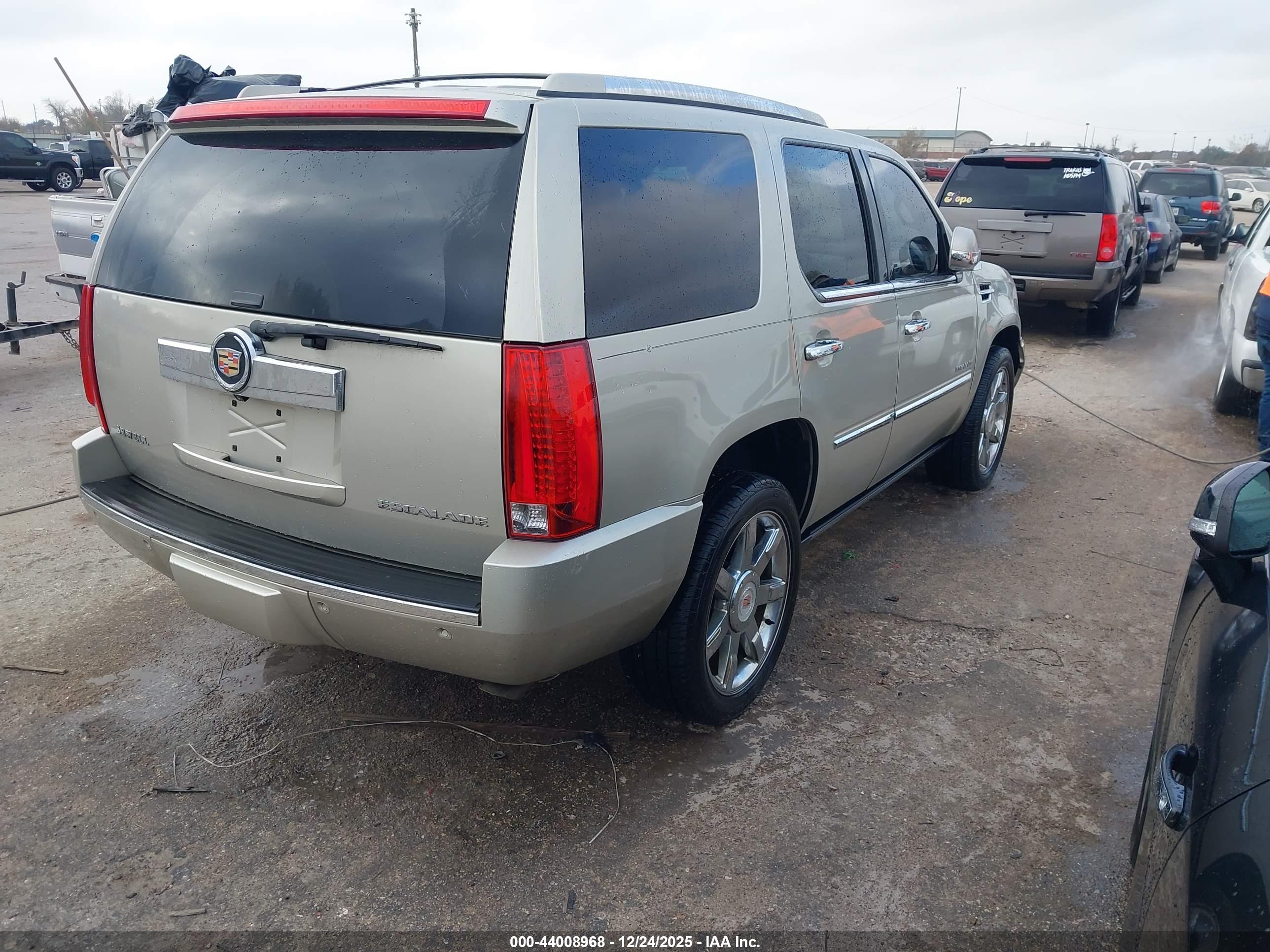 CADILLAC ESCALADE image 4
