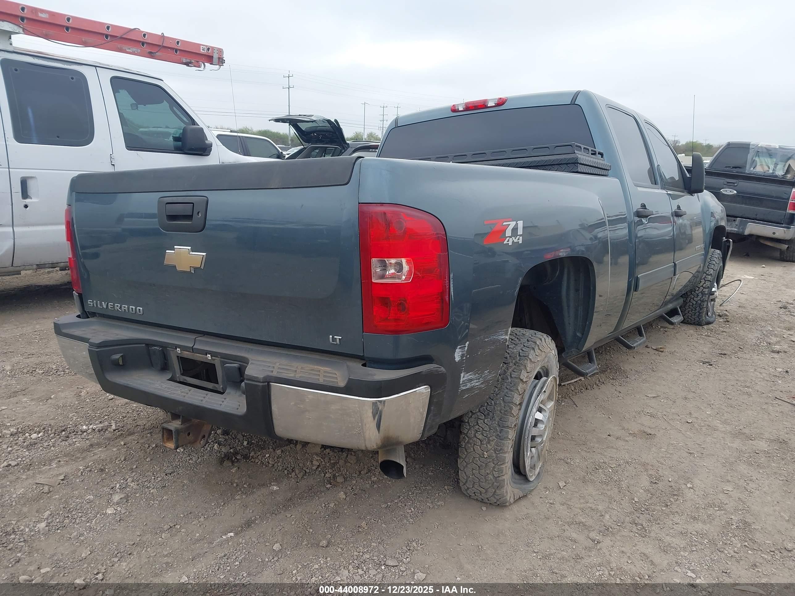 CHEVROLET SILVERADO image 4