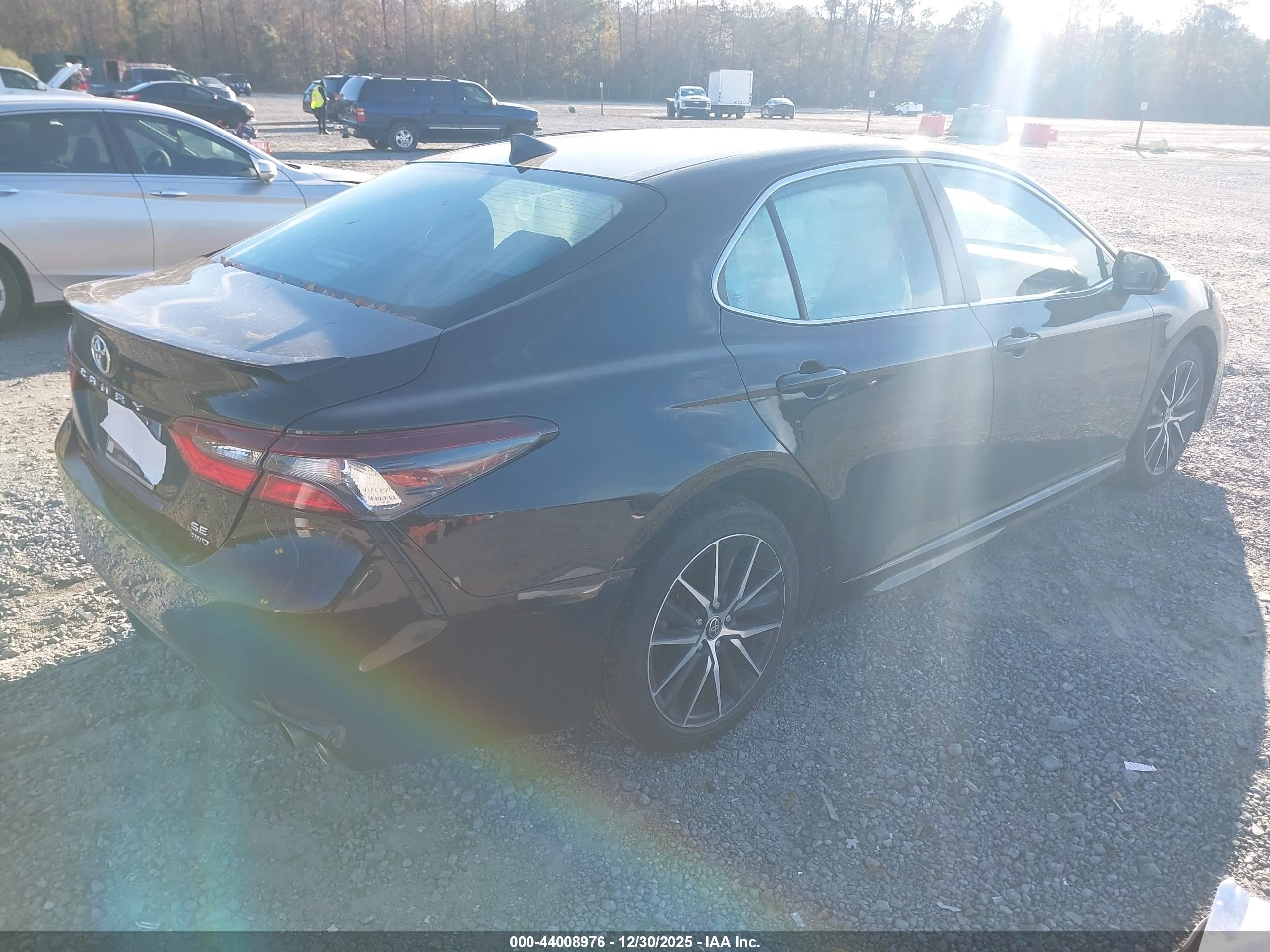 TOYOTA CAMRY image 4