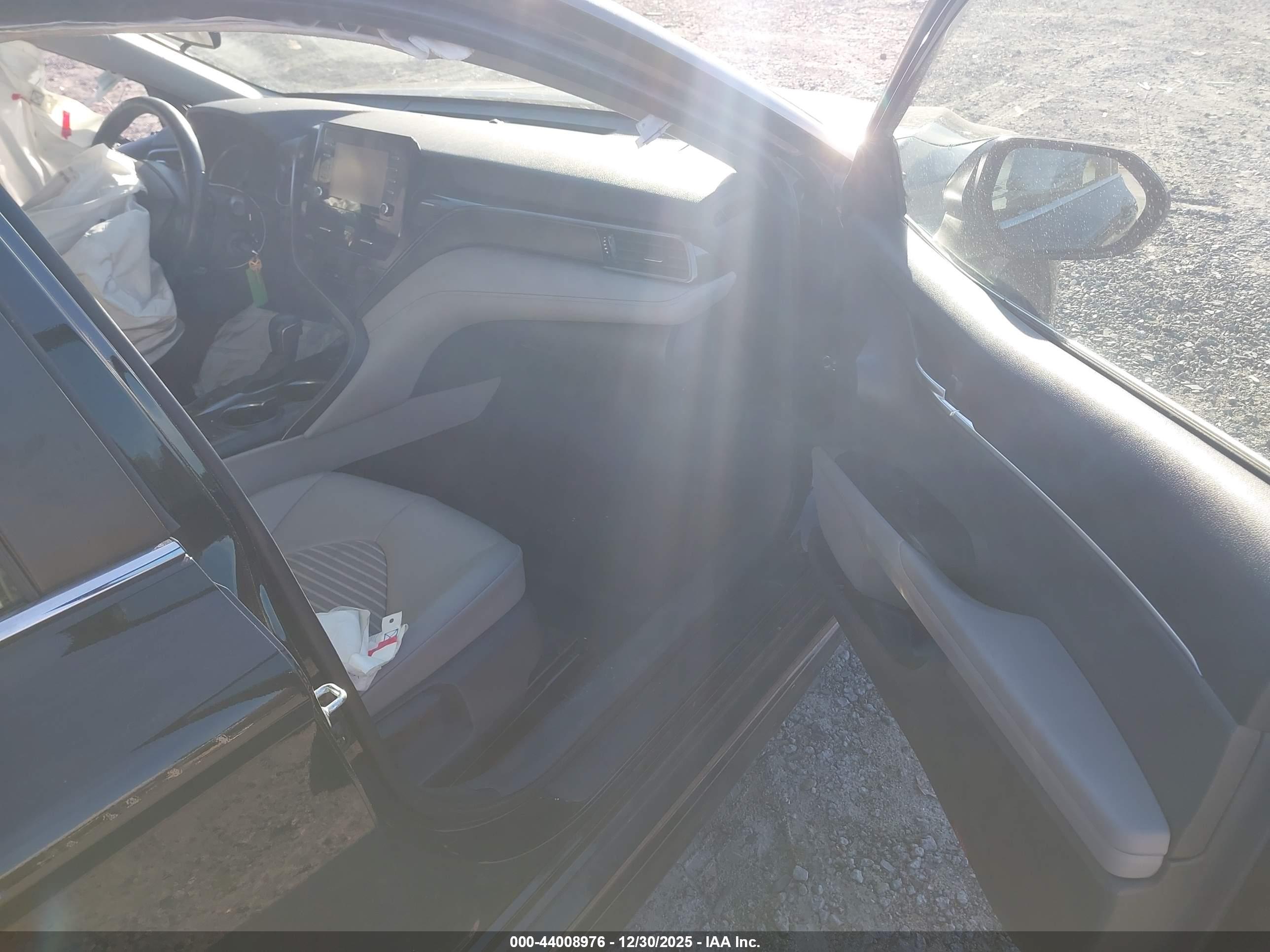 TOYOTA CAMRY image 5