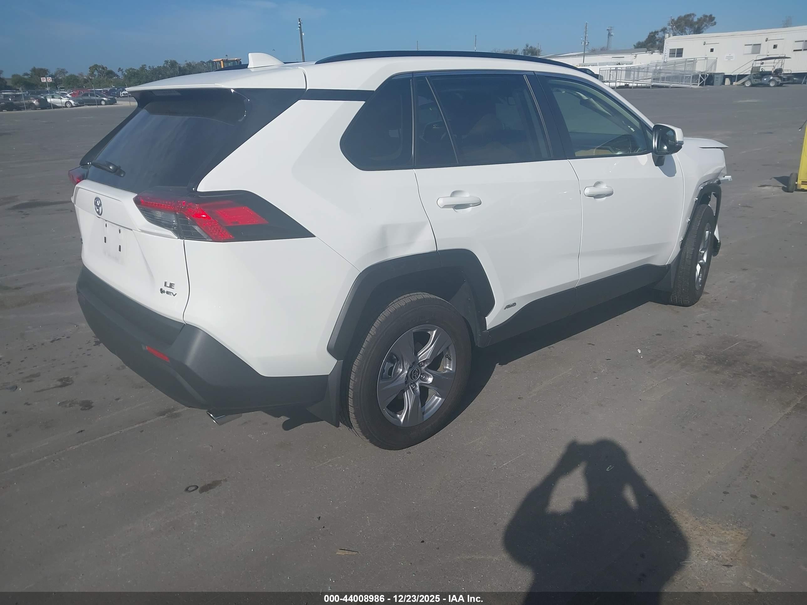 TOYOTA RAV4 image 4