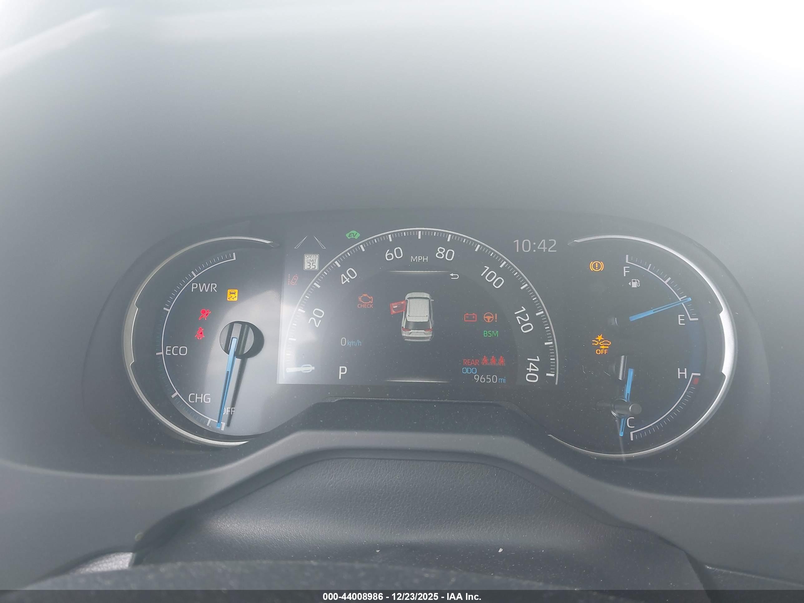 TOYOTA RAV4 image 7