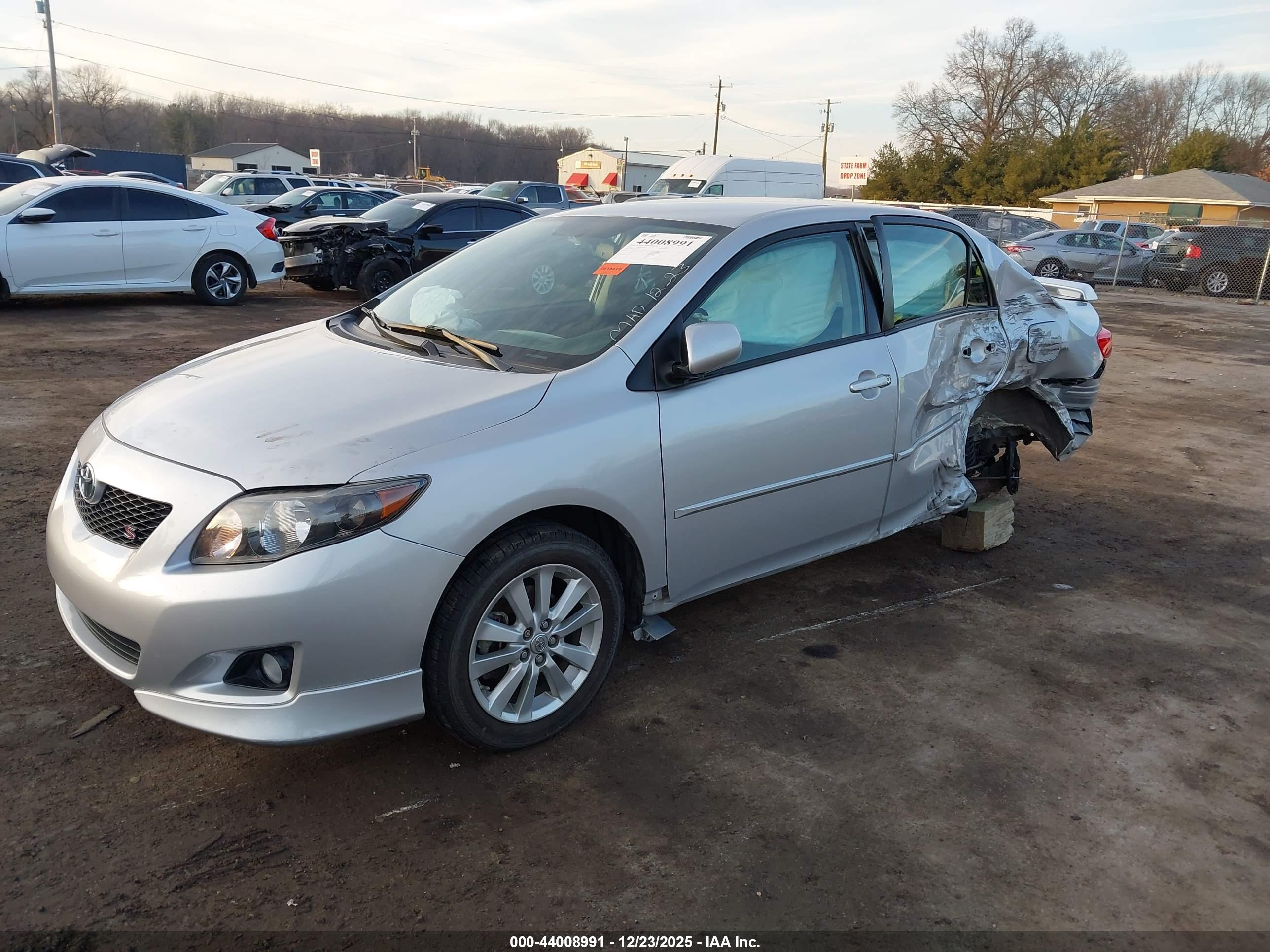 TOYOTA COROLLA image 2