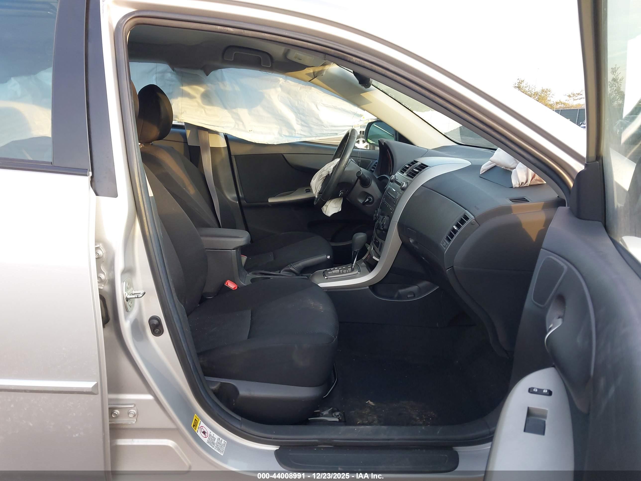 TOYOTA COROLLA image 5