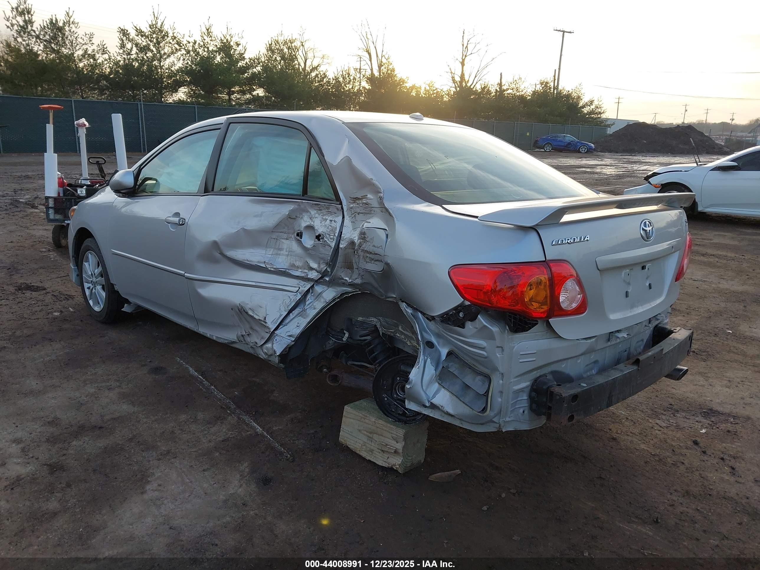 TOYOTA COROLLA image 6