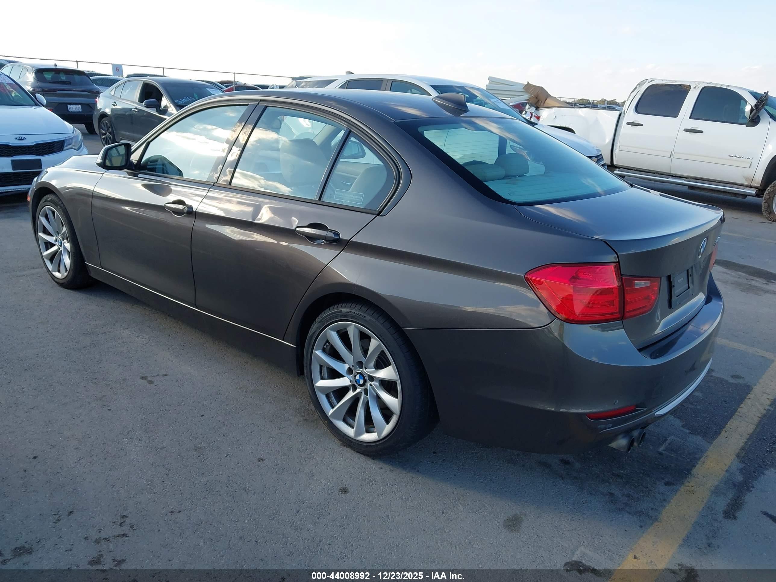 BMW 328I image 3