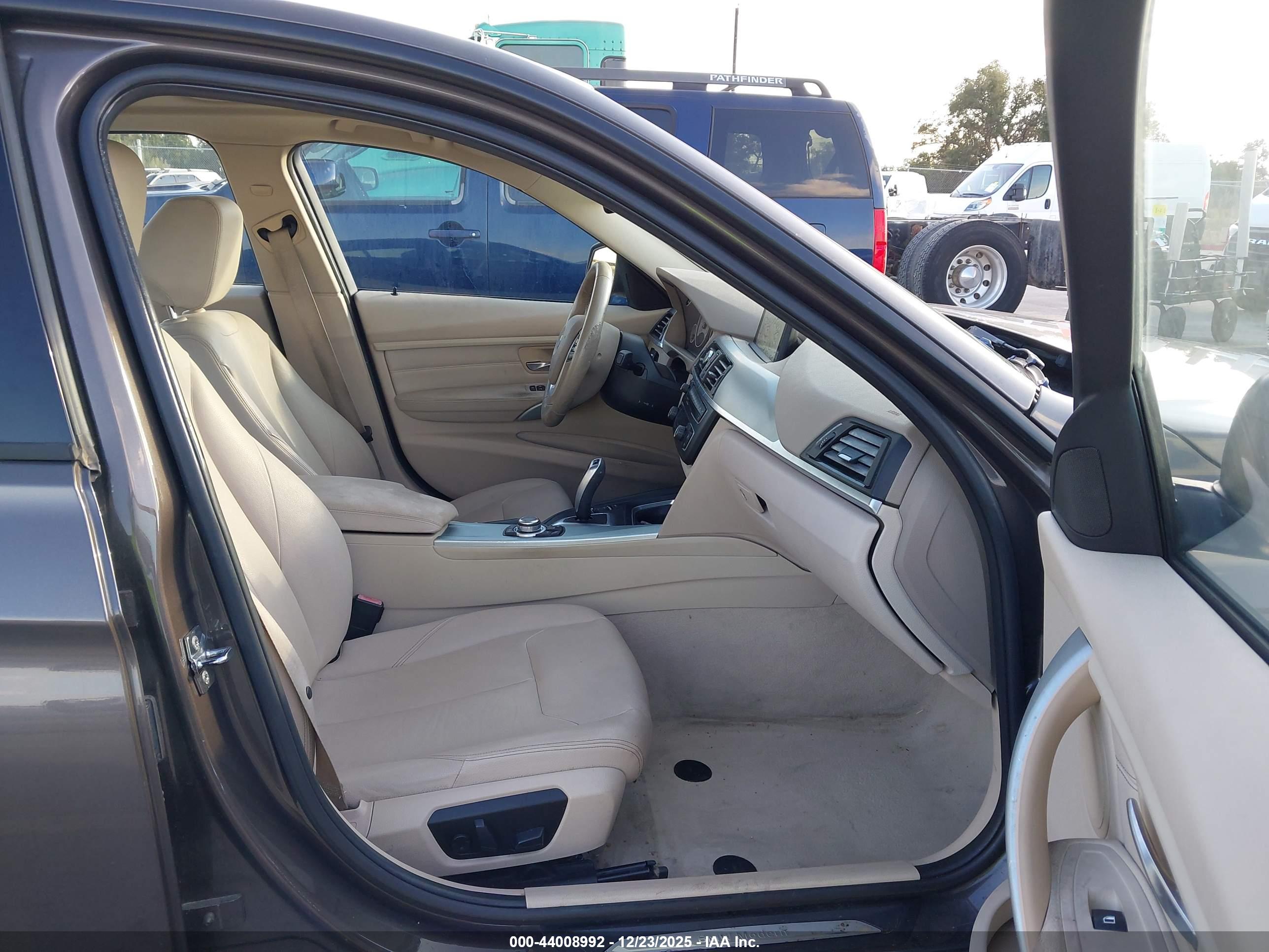 BMW 328I image 5