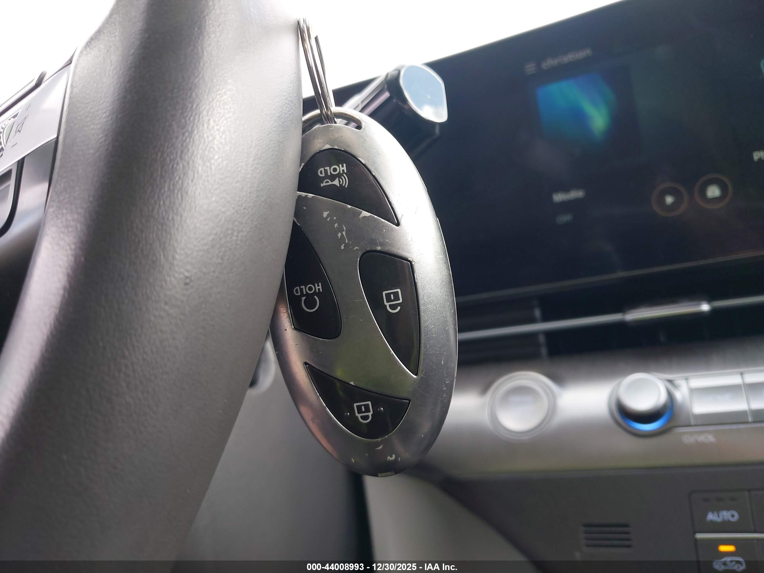 HYUNDAI KONA image 11