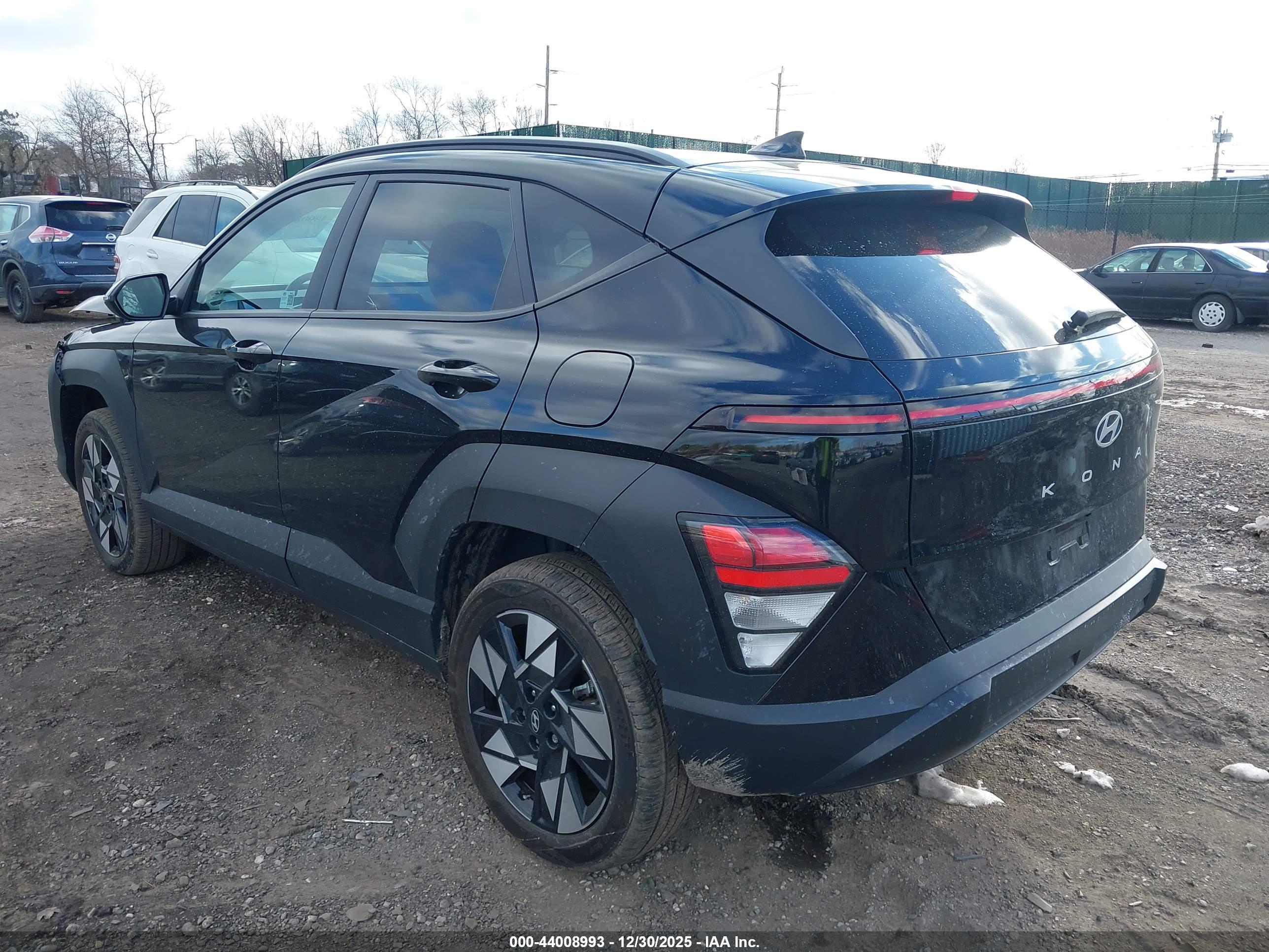 HYUNDAI KONA image 3