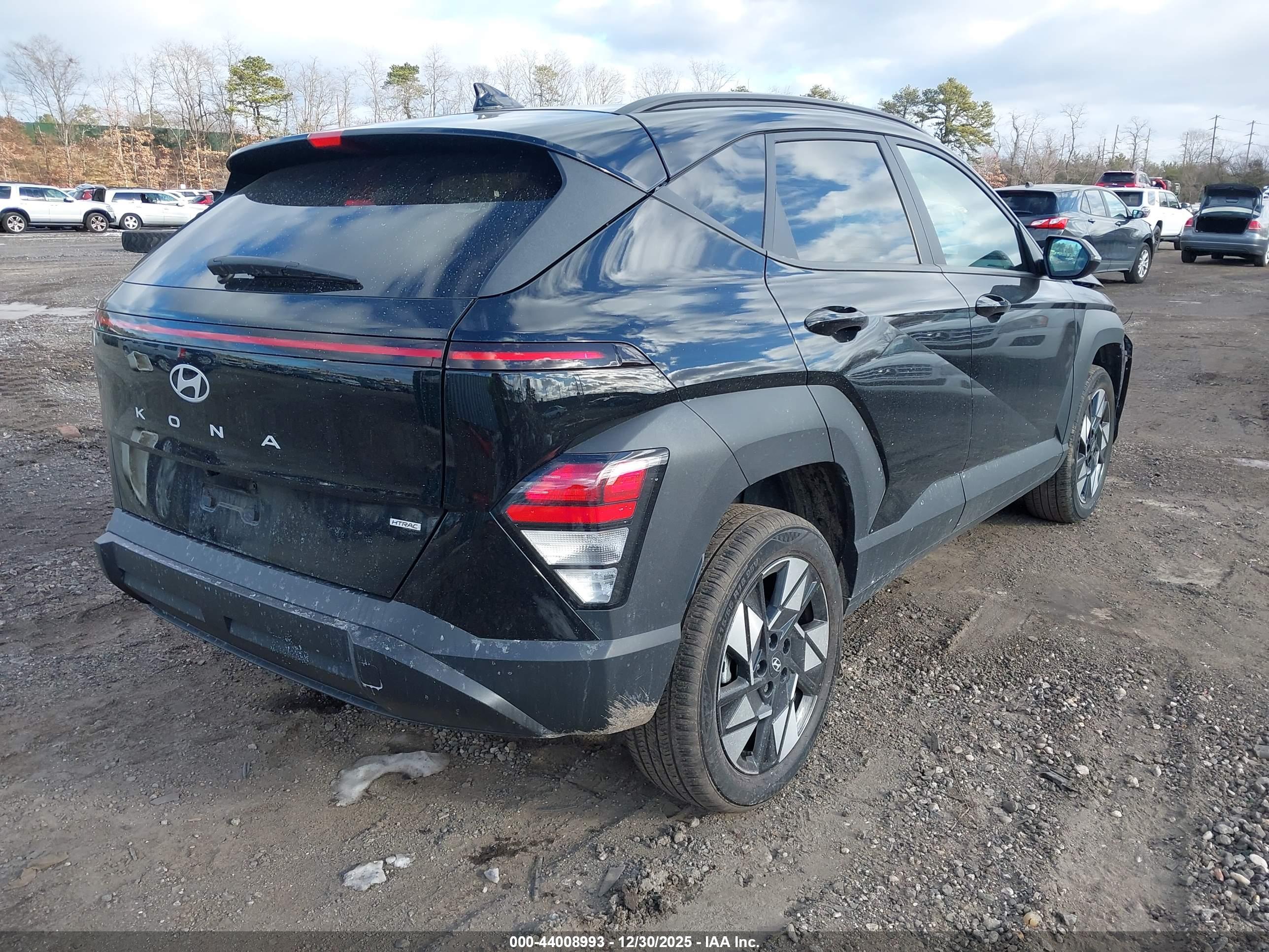 HYUNDAI KONA image 4