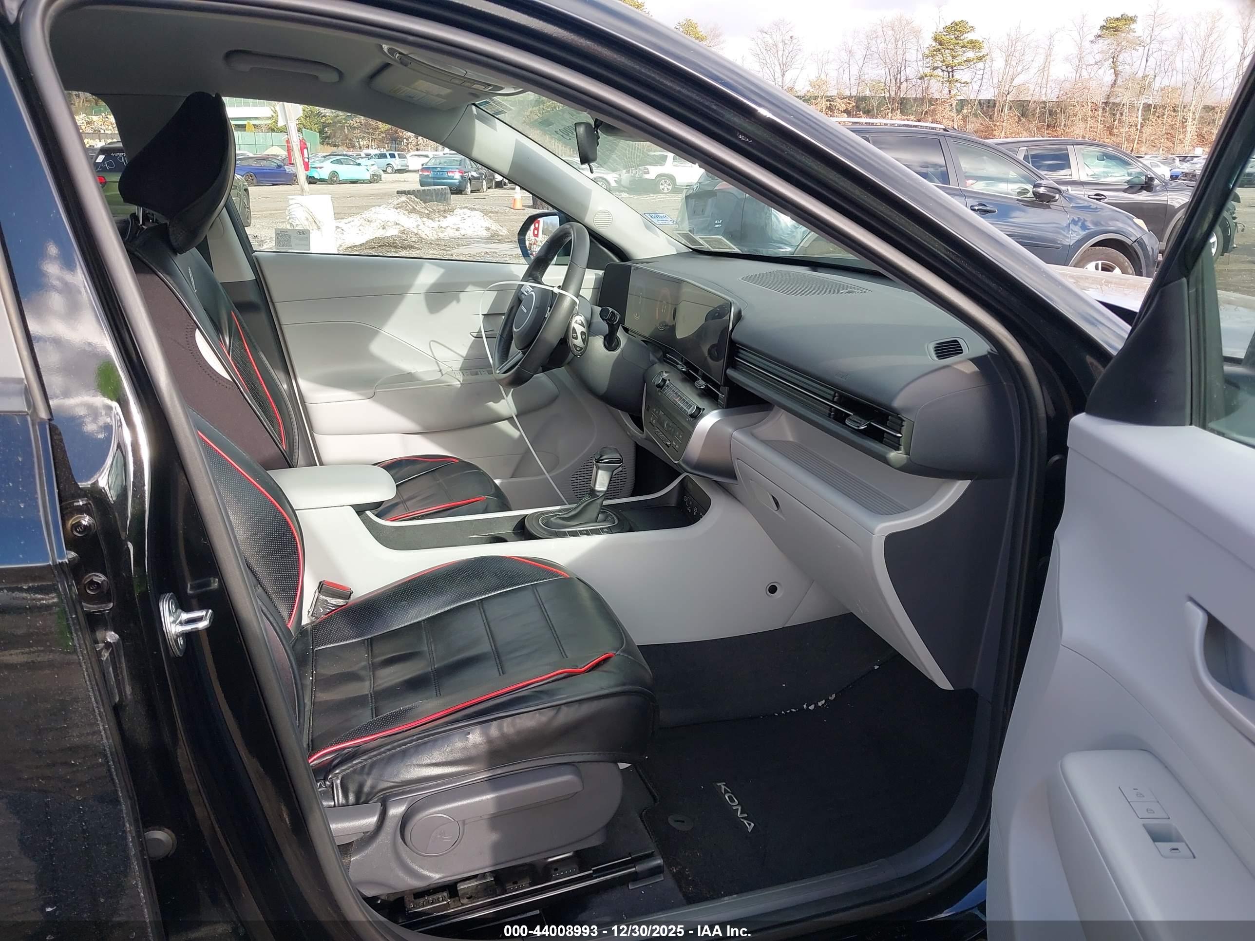 HYUNDAI KONA image 5