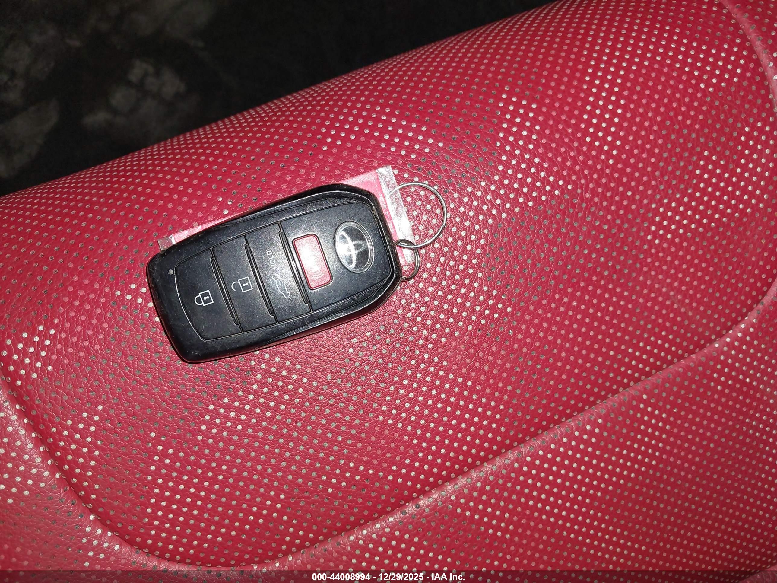 TOYOTA SEQUOIA image 11