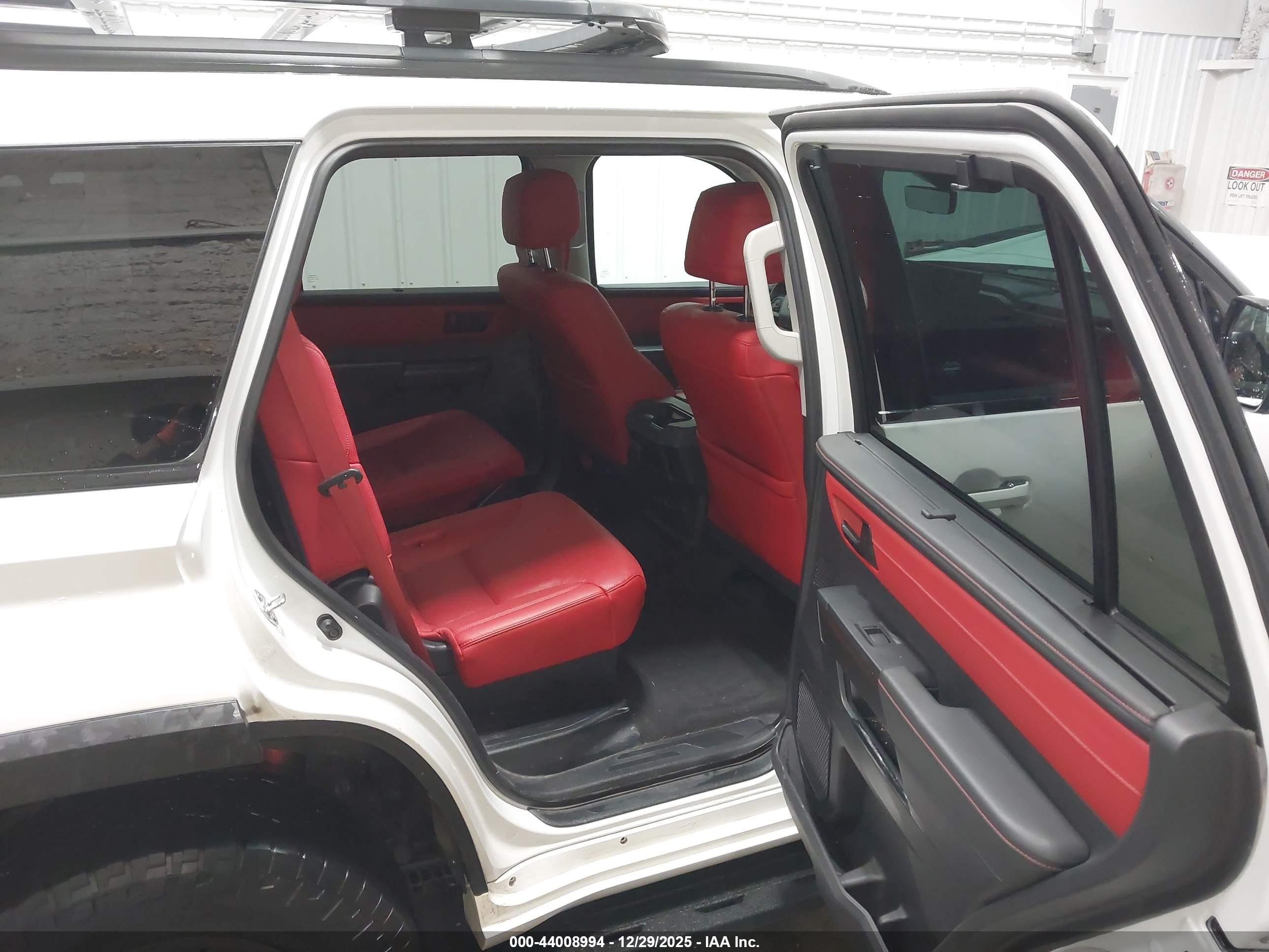 TOYOTA SEQUOIA image 8