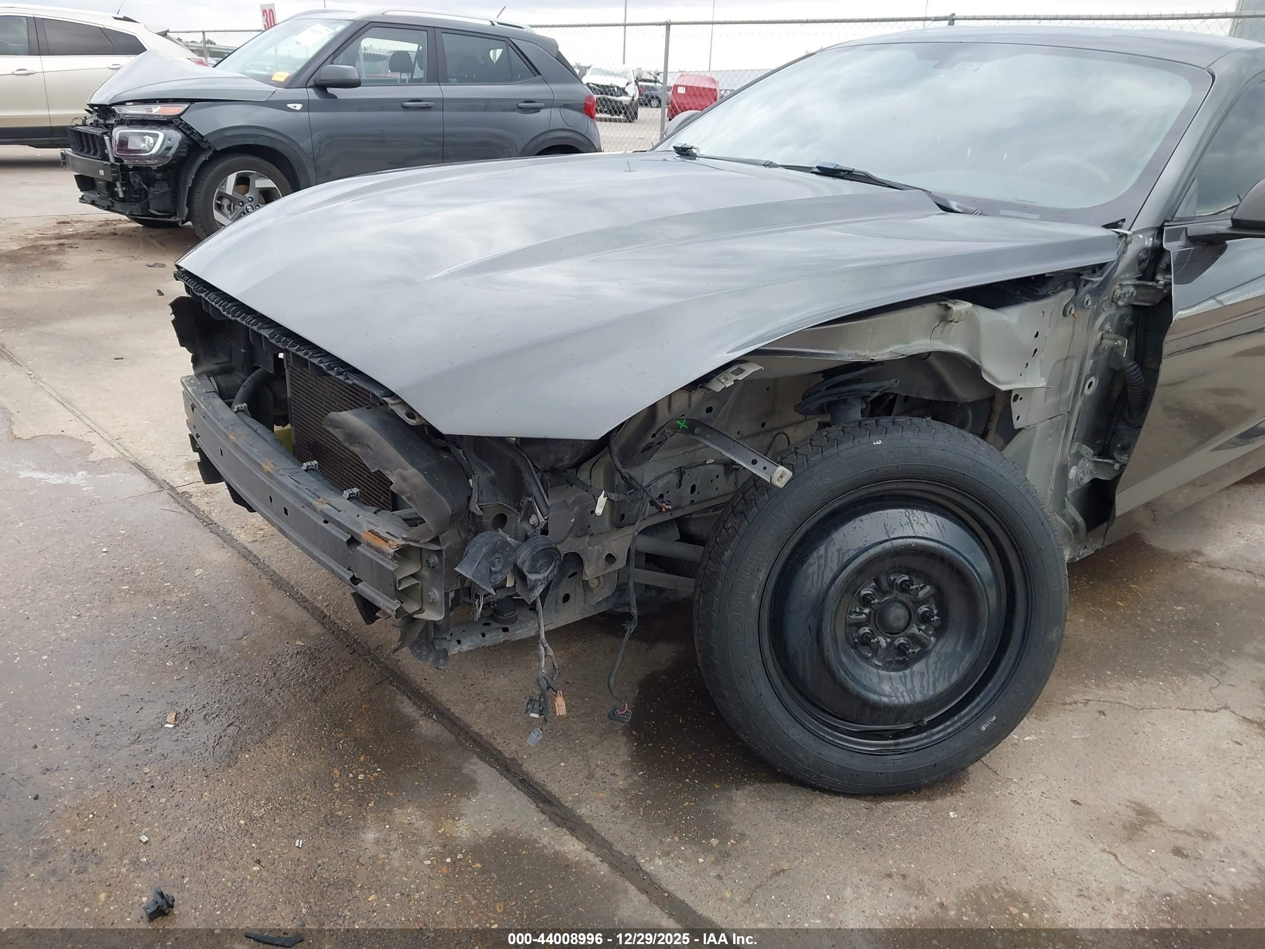 FORD MUSTANG image 6