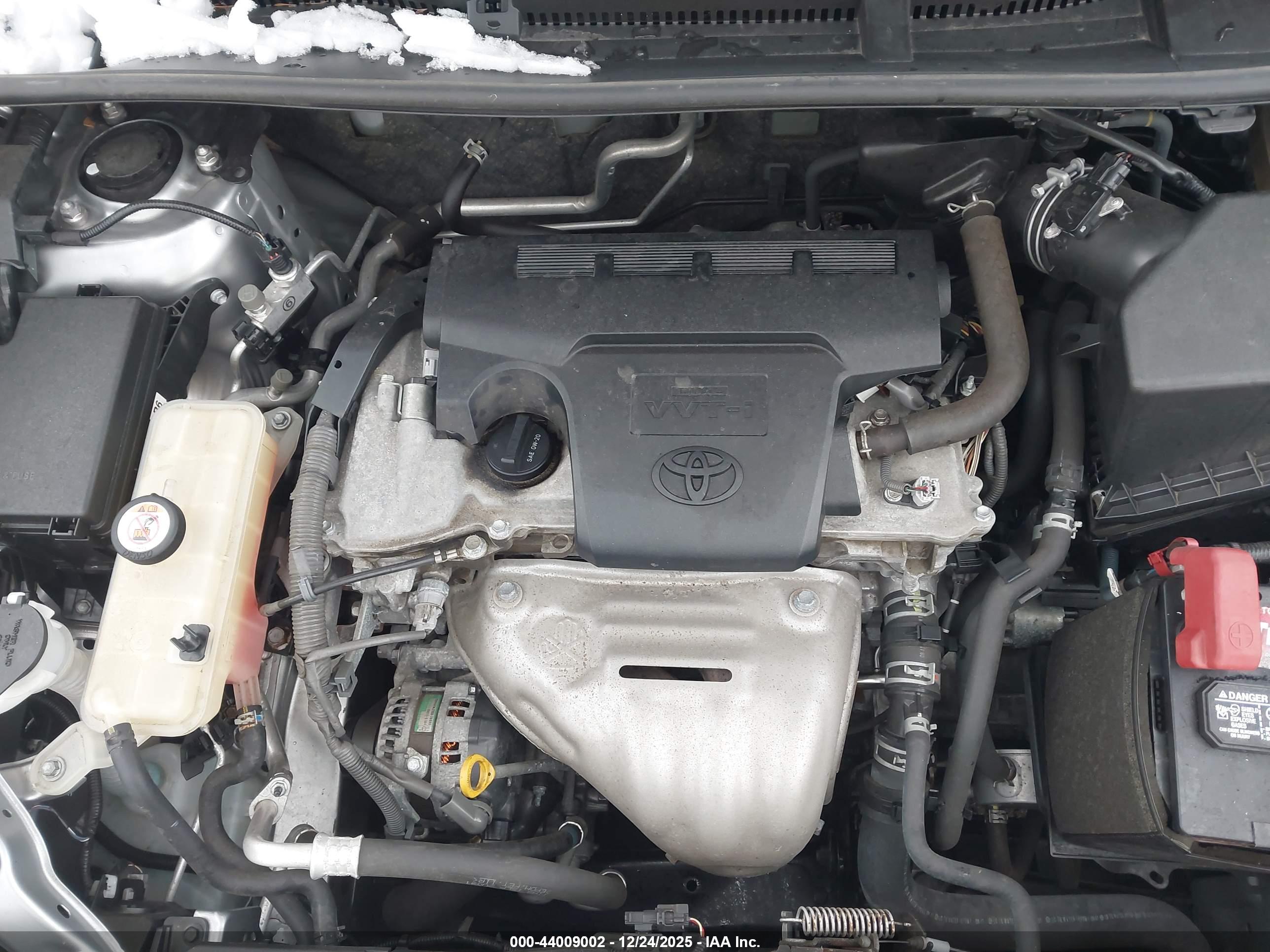 TOYOTA RAV4 image 10