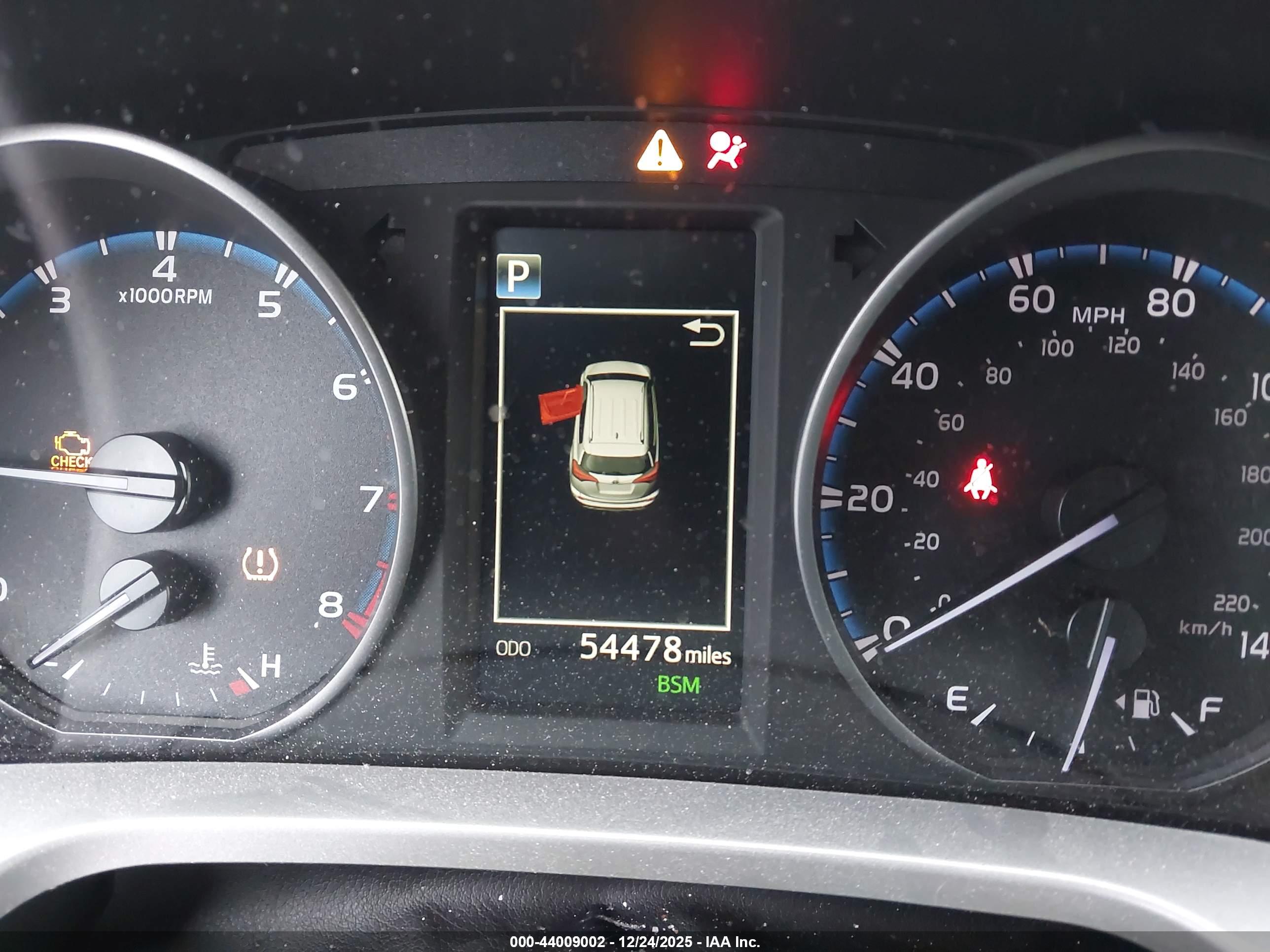 TOYOTA RAV4 image 7