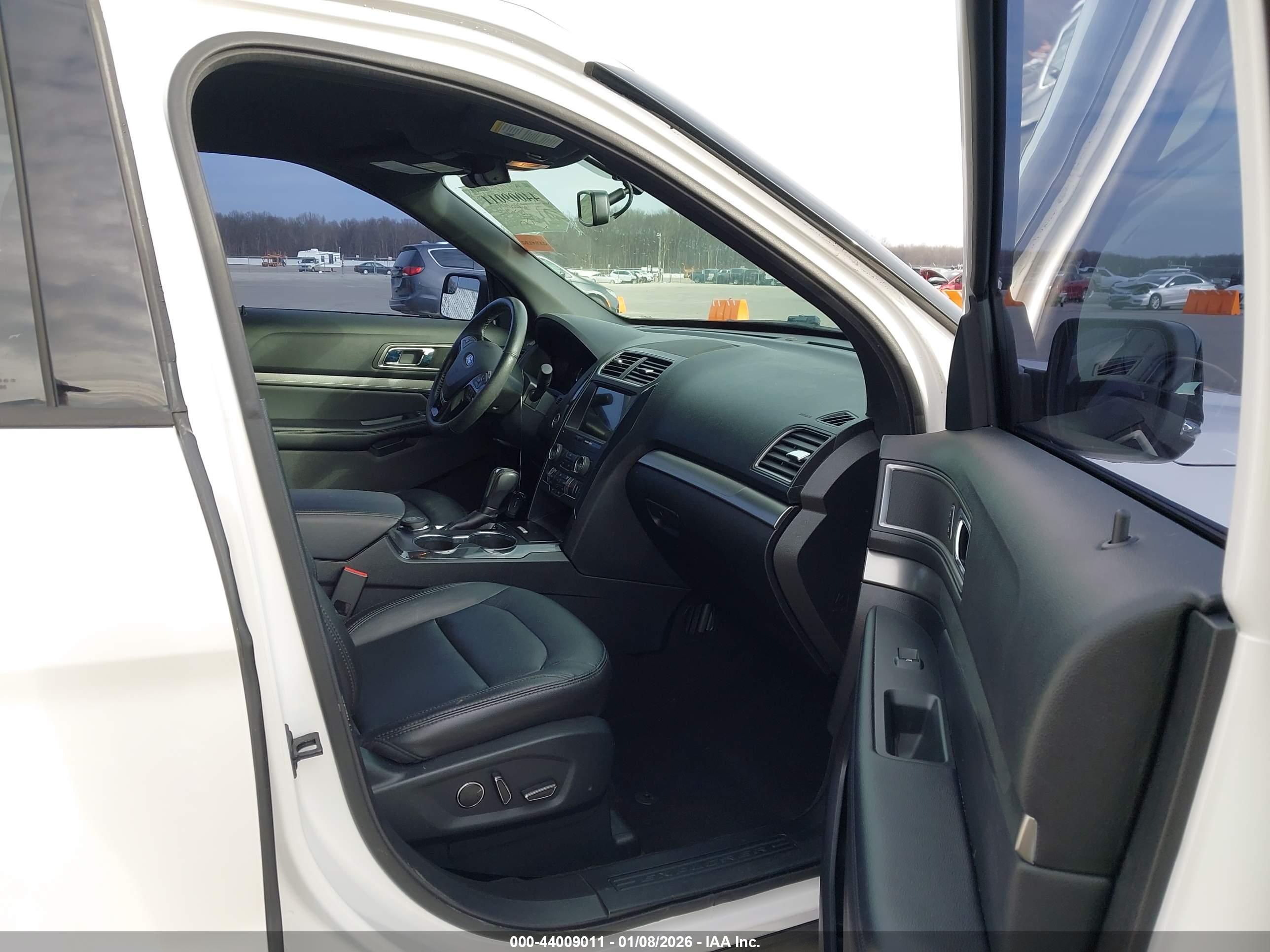 FORD EXPLORER image 5