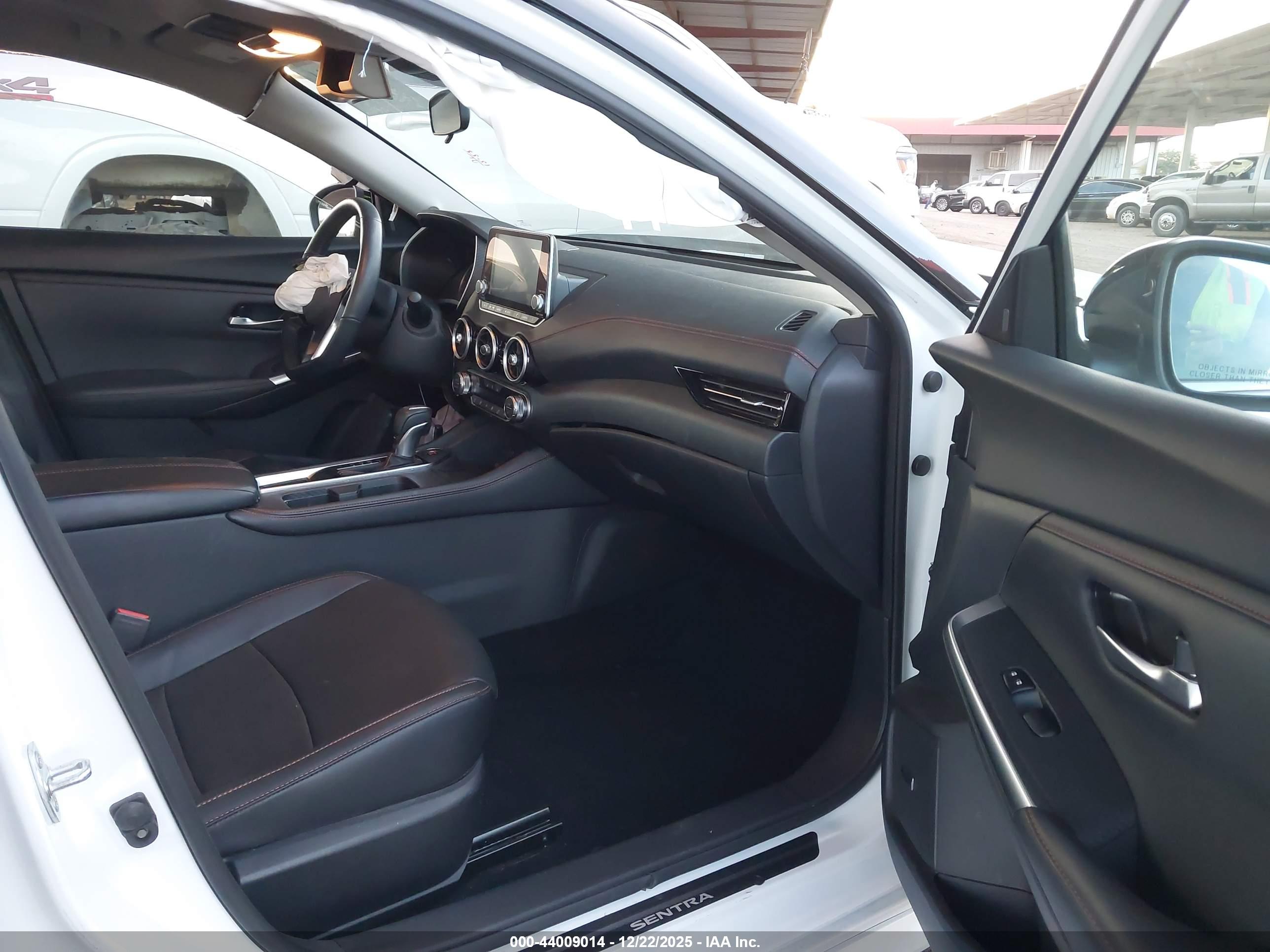 NISSAN SENTRA image 5
