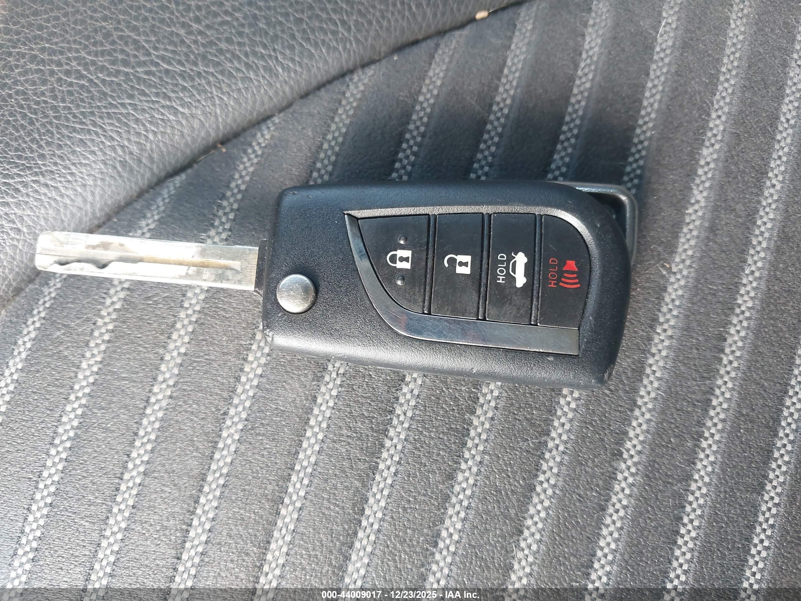 TOYOTA CAMRY image 11