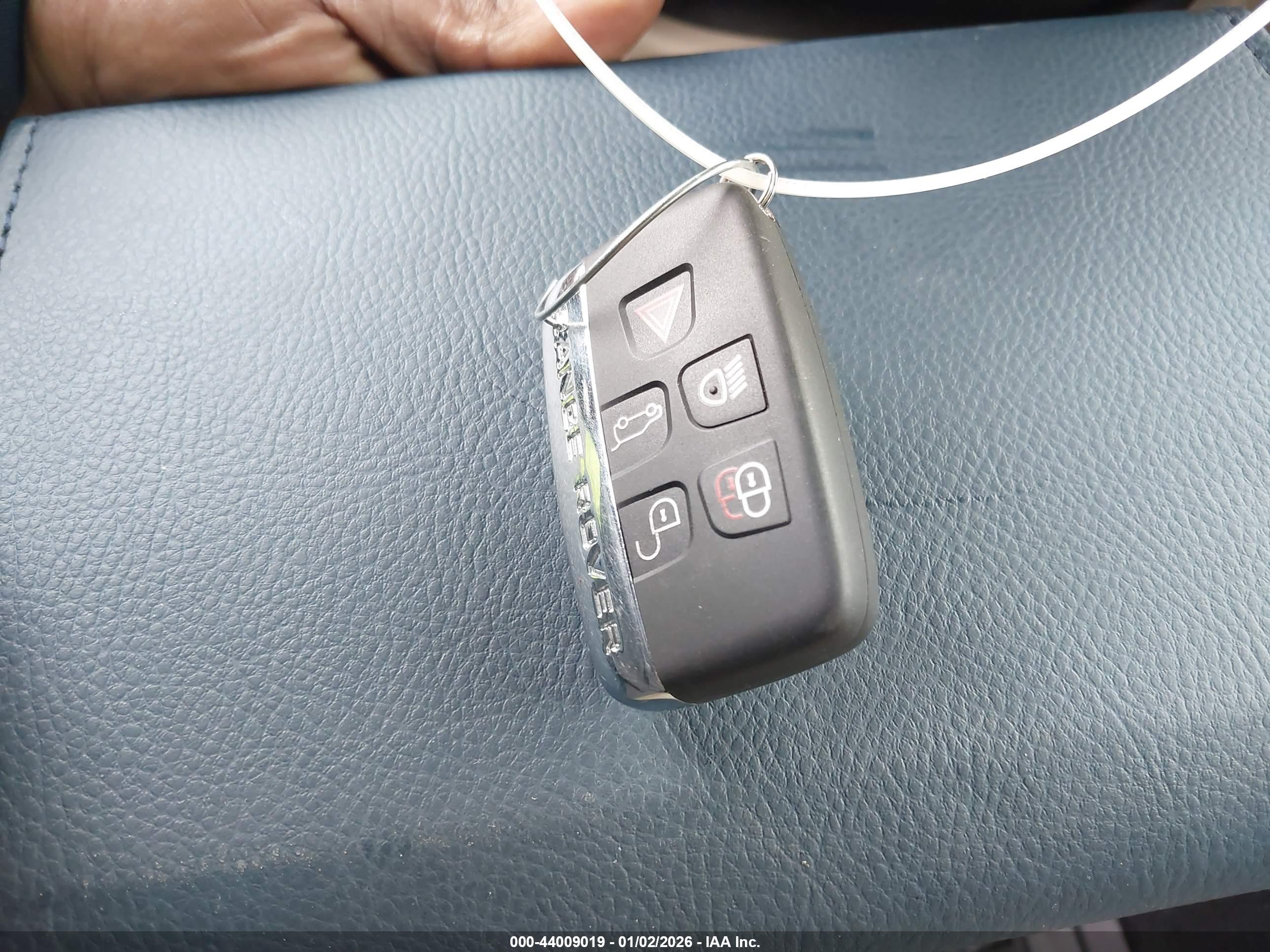 LAND ROVER image 11