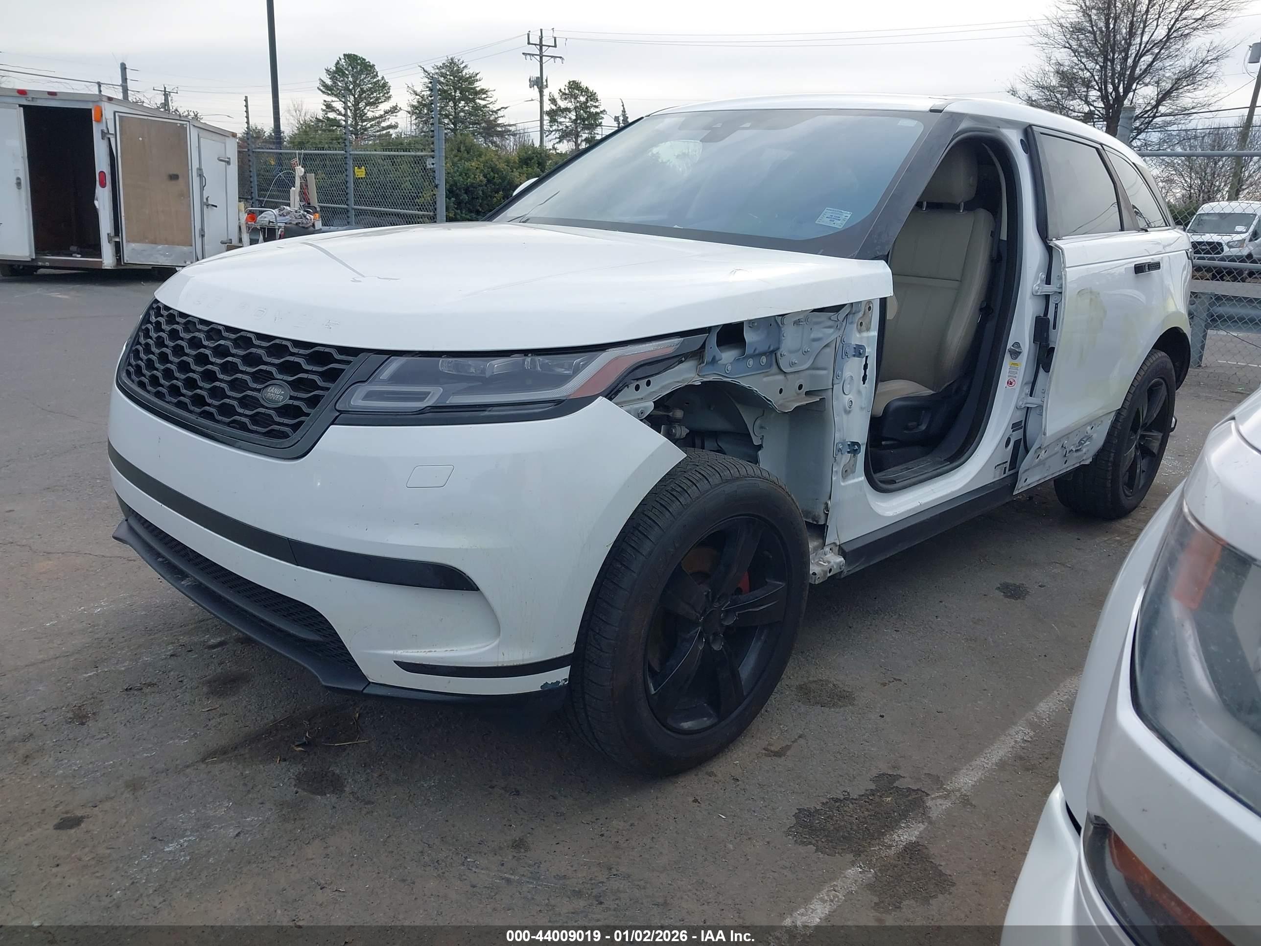 LAND ROVER image 2